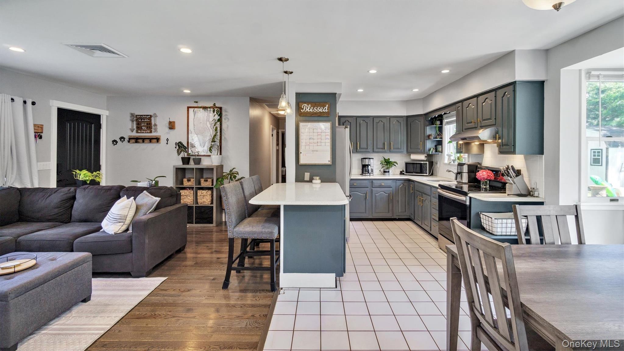 Single Family Holzman  Suffolk County, NY 11946, MLS-891647-8