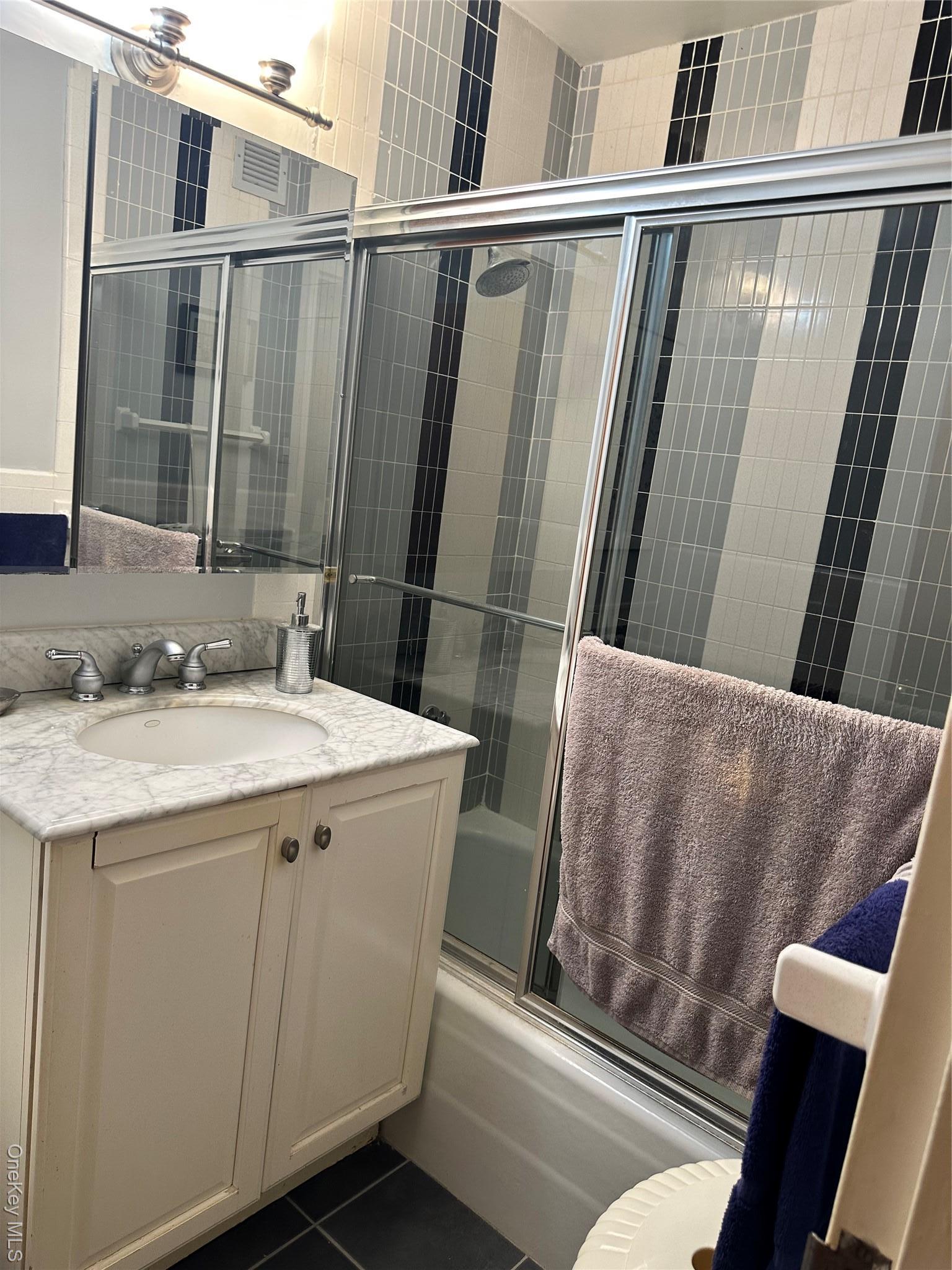 Coop 215  Queens, NY 11360, MLS-891650-16