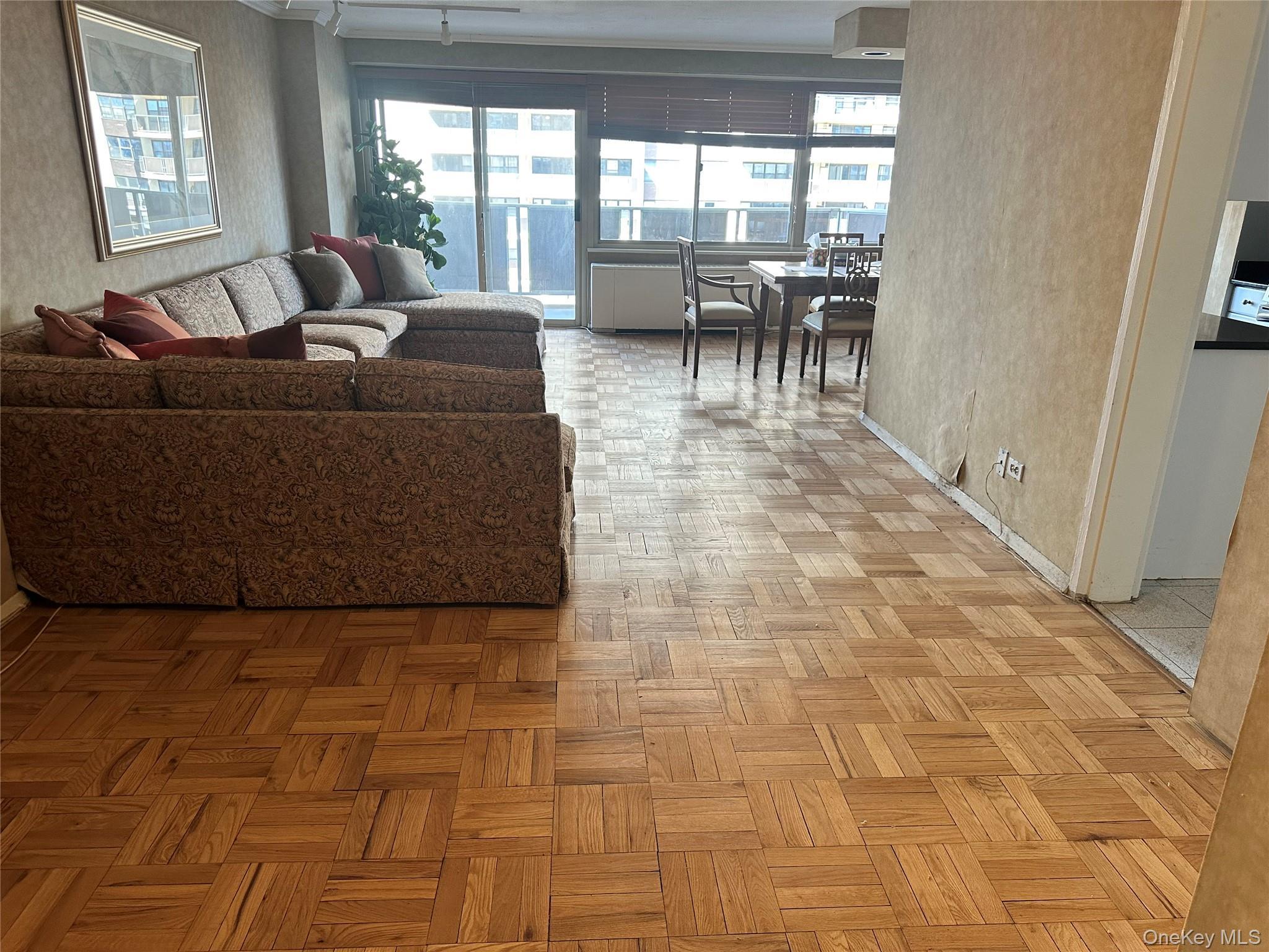 Coop 215  Queens, NY 11360, MLS-891650-6