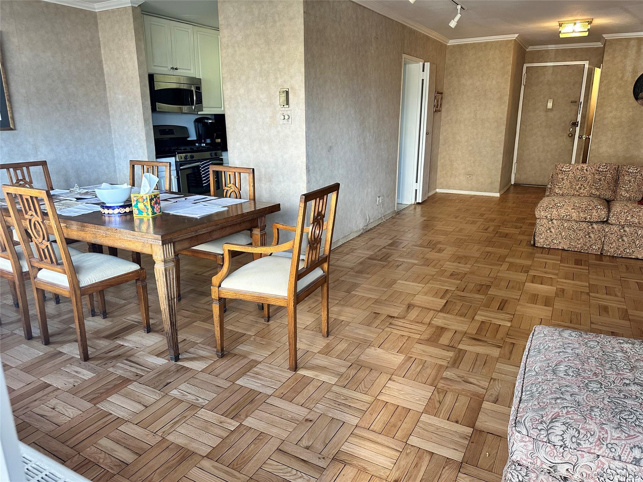 Coop 215  Queens, NY 11360, MLS-891650-7