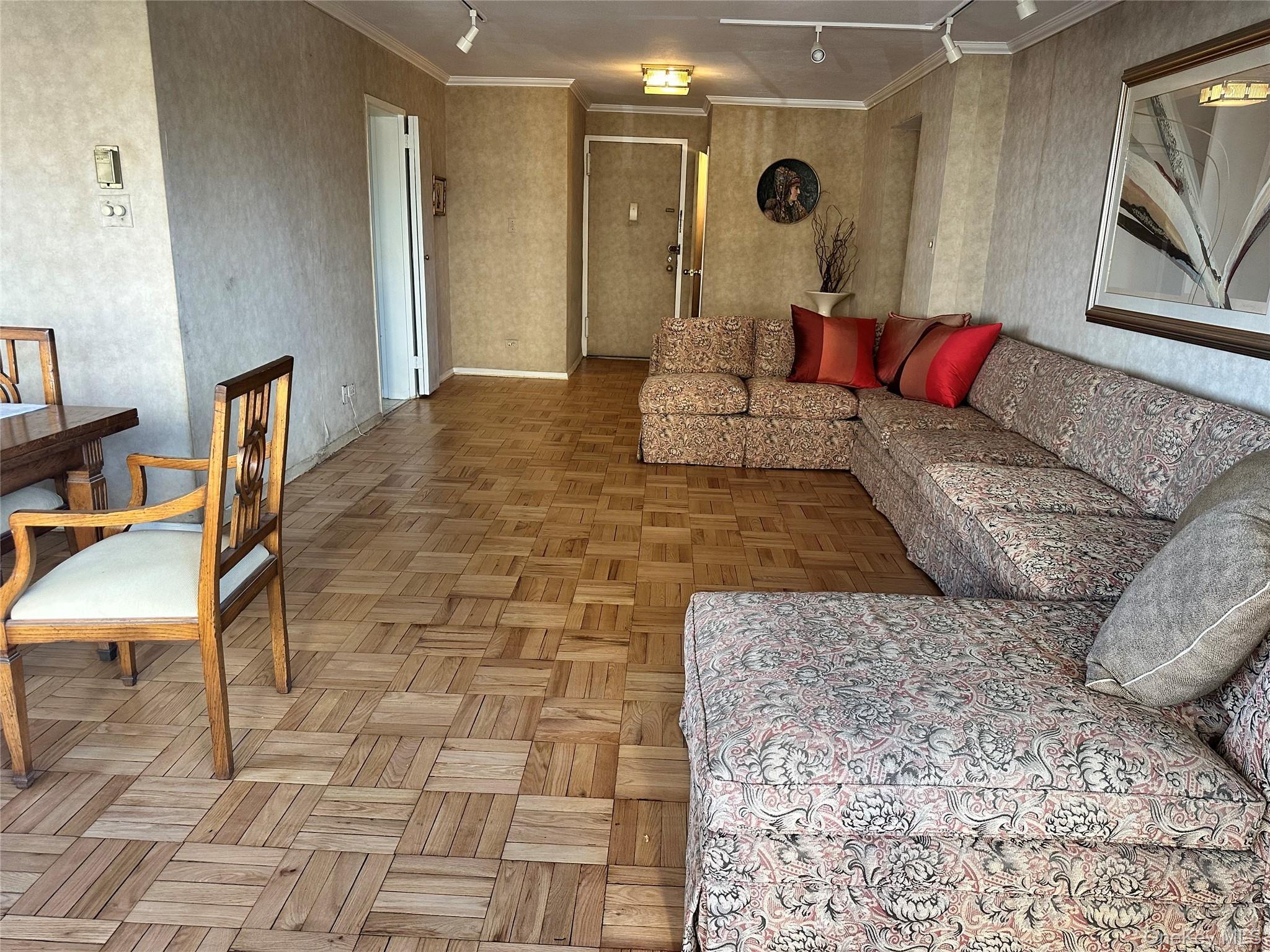 Coop 215  Queens, NY 11360, MLS-891650-8