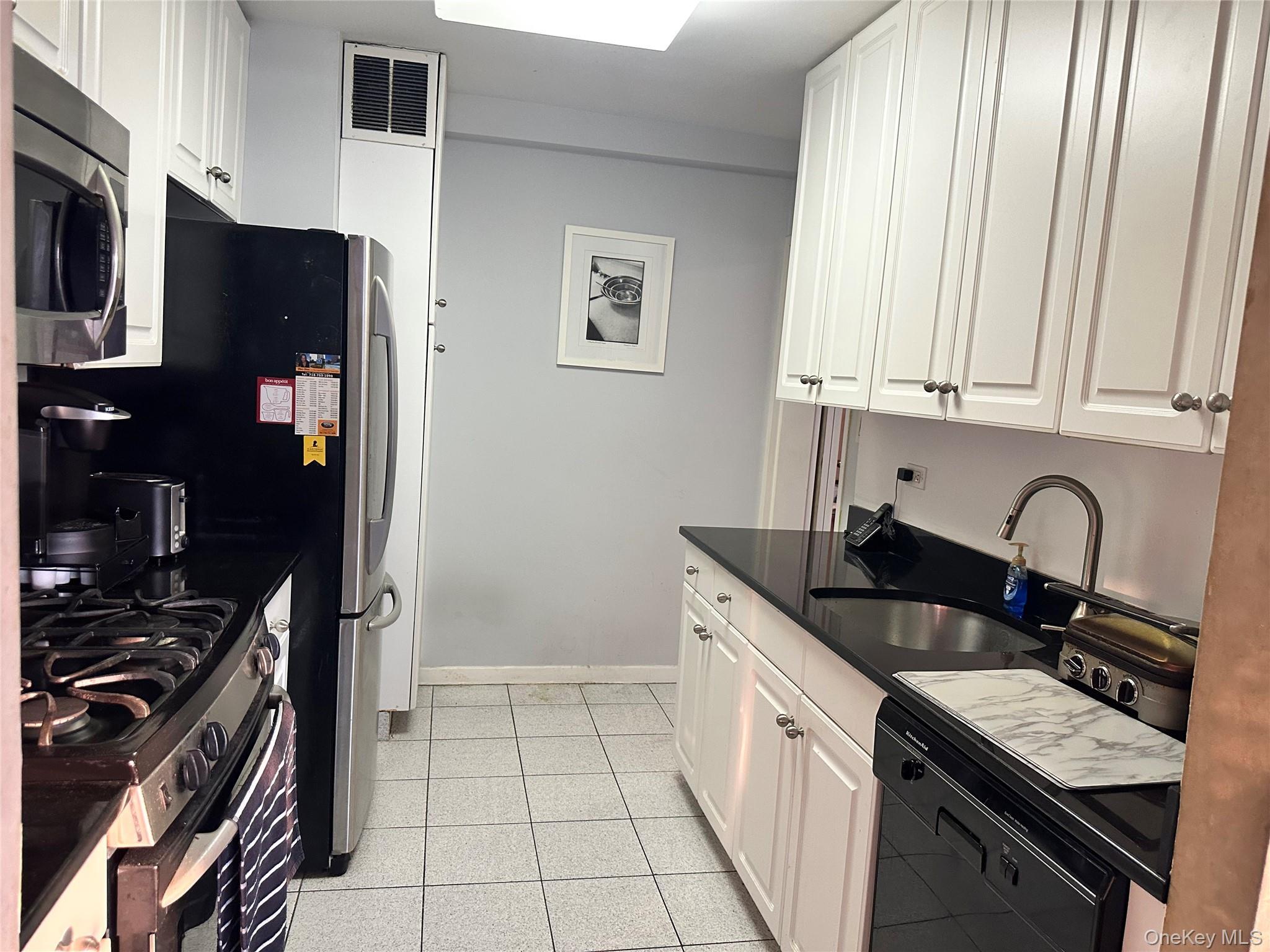 Coop 215  Queens, NY 11360, MLS-891650-9