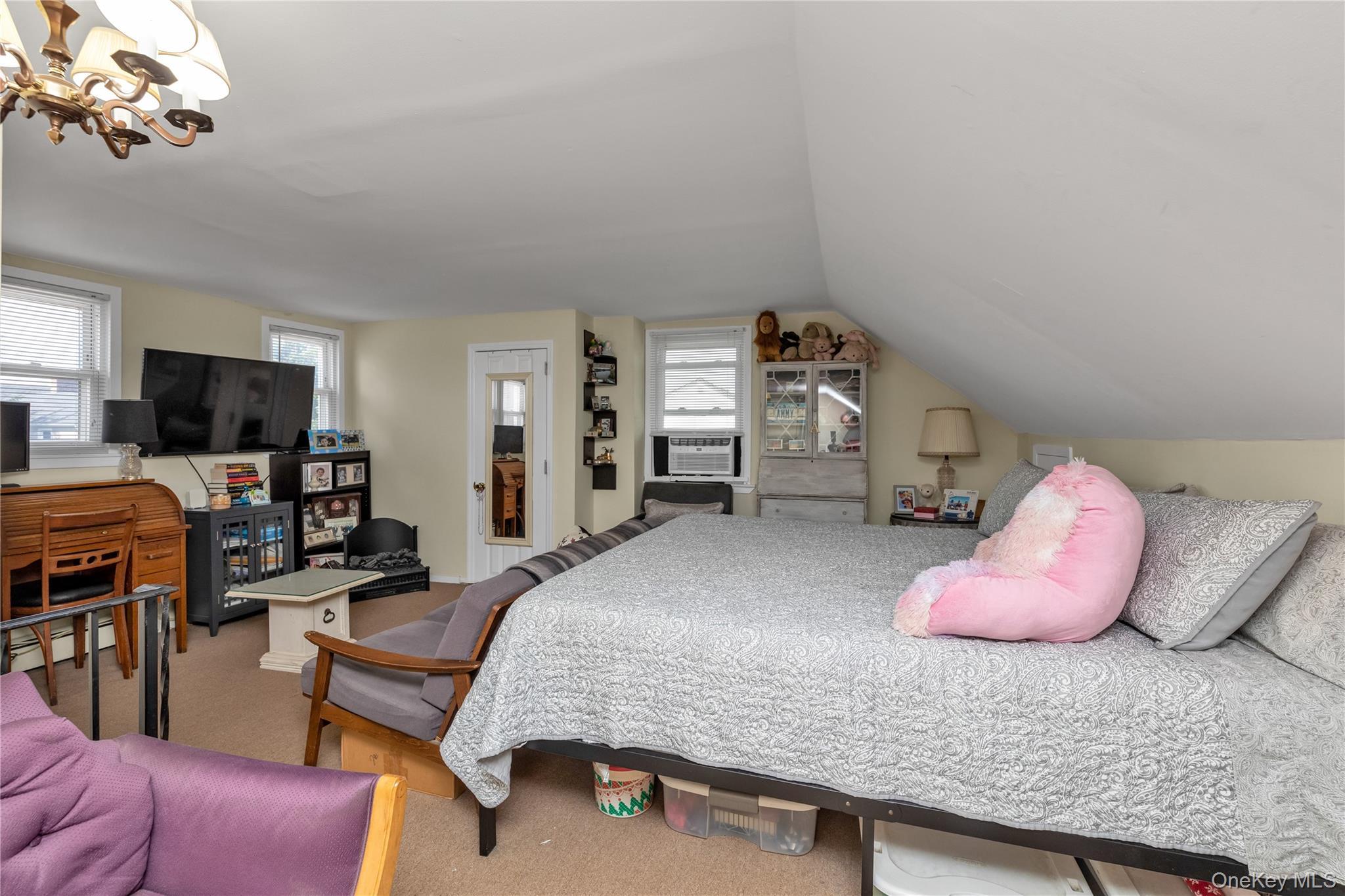 Single Family Hamilton Nassau County, NY 11558, MLS-891705-15