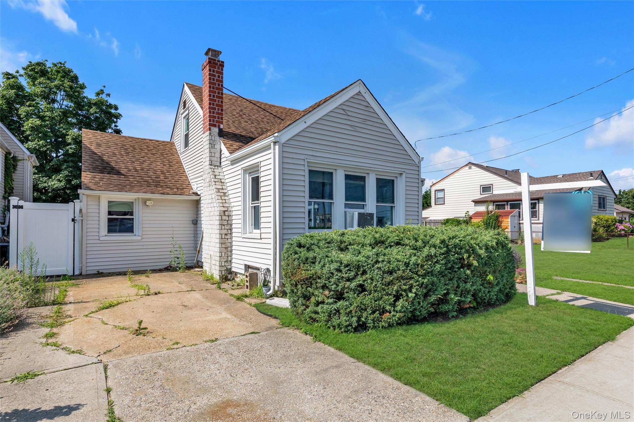 Single Family Hamilton Nassau County, NY 11558, MLS-891705-2