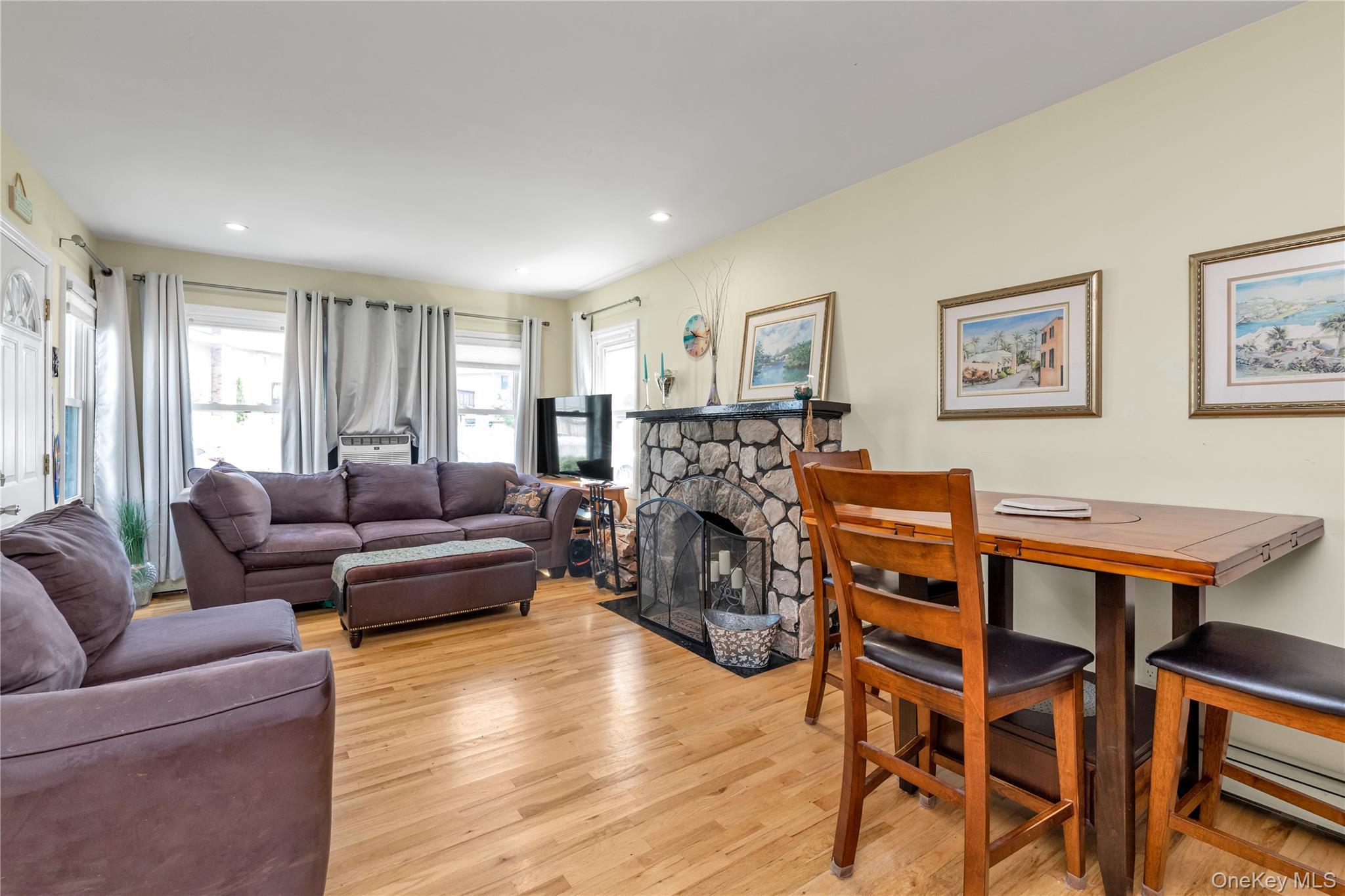 Single Family Hamilton Nassau County, NY 11558, MLS-891705-5