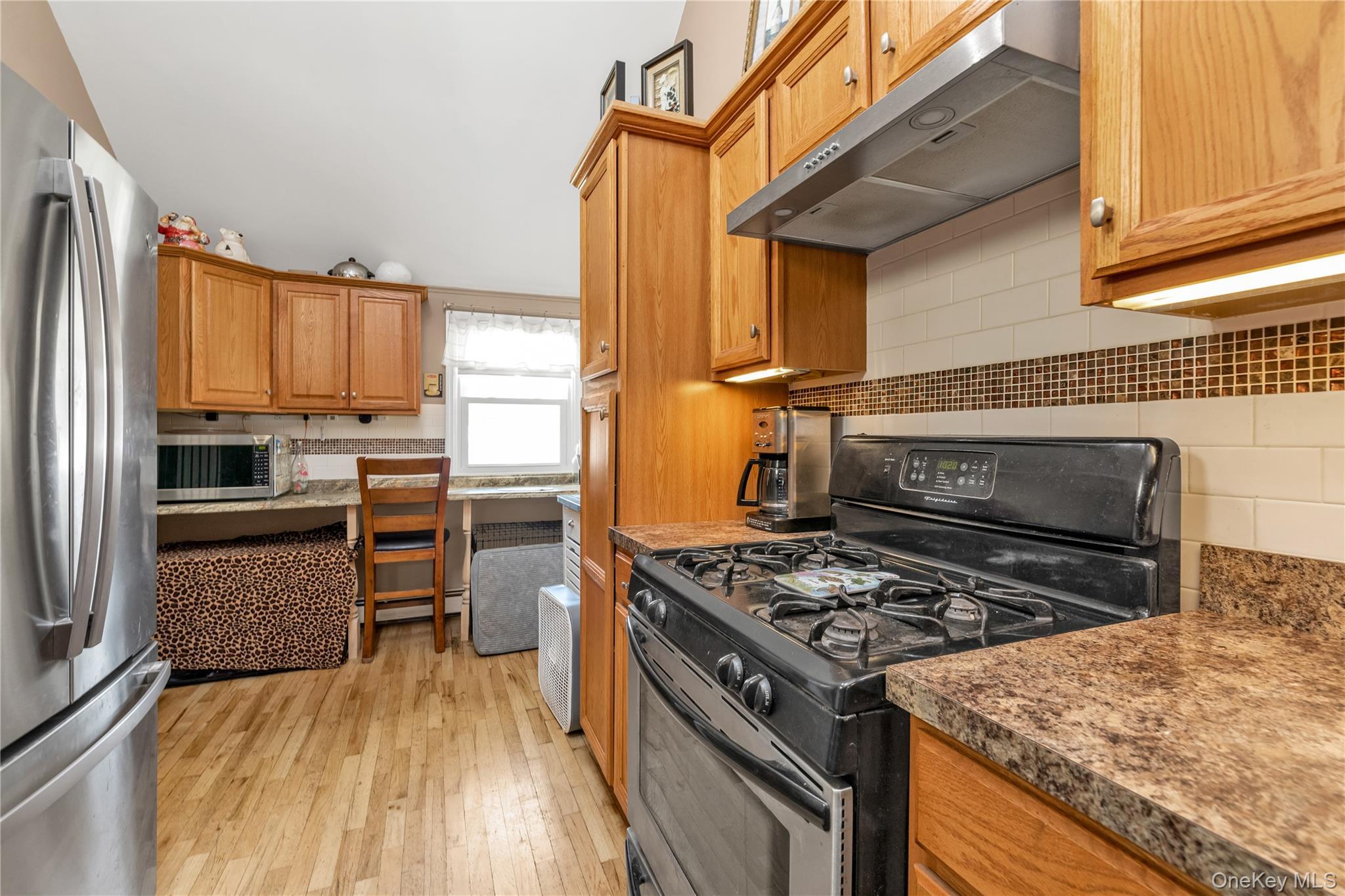 Single Family Hamilton Nassau County, NY 11558, MLS-891705-8