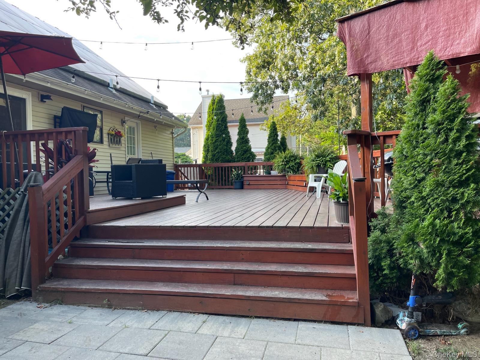 Single Family Golden Gate  Suffolk County, NY 11967, MLS-891798-22