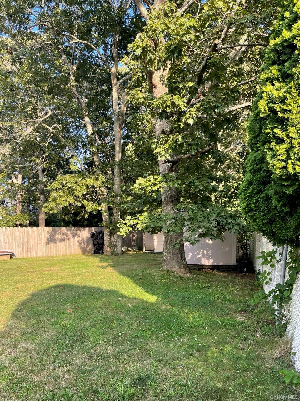 Single Family Golden Gate  Suffolk County, NY 11967, MLS-891798-28