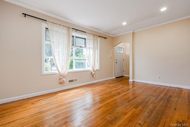 Single Family Tulsa  Nassau County, NY 11553, MLS-891802-15