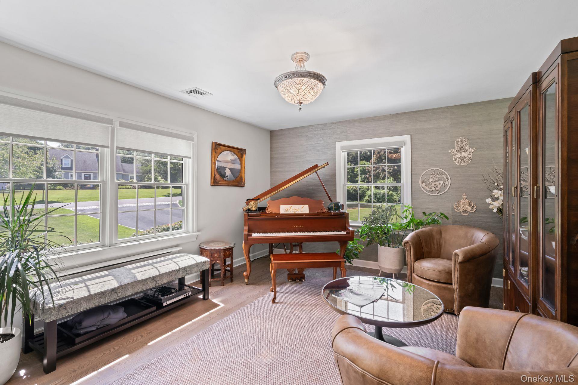 Single Family Thorman Suffolk County, NY 11743, MLS-891808-12