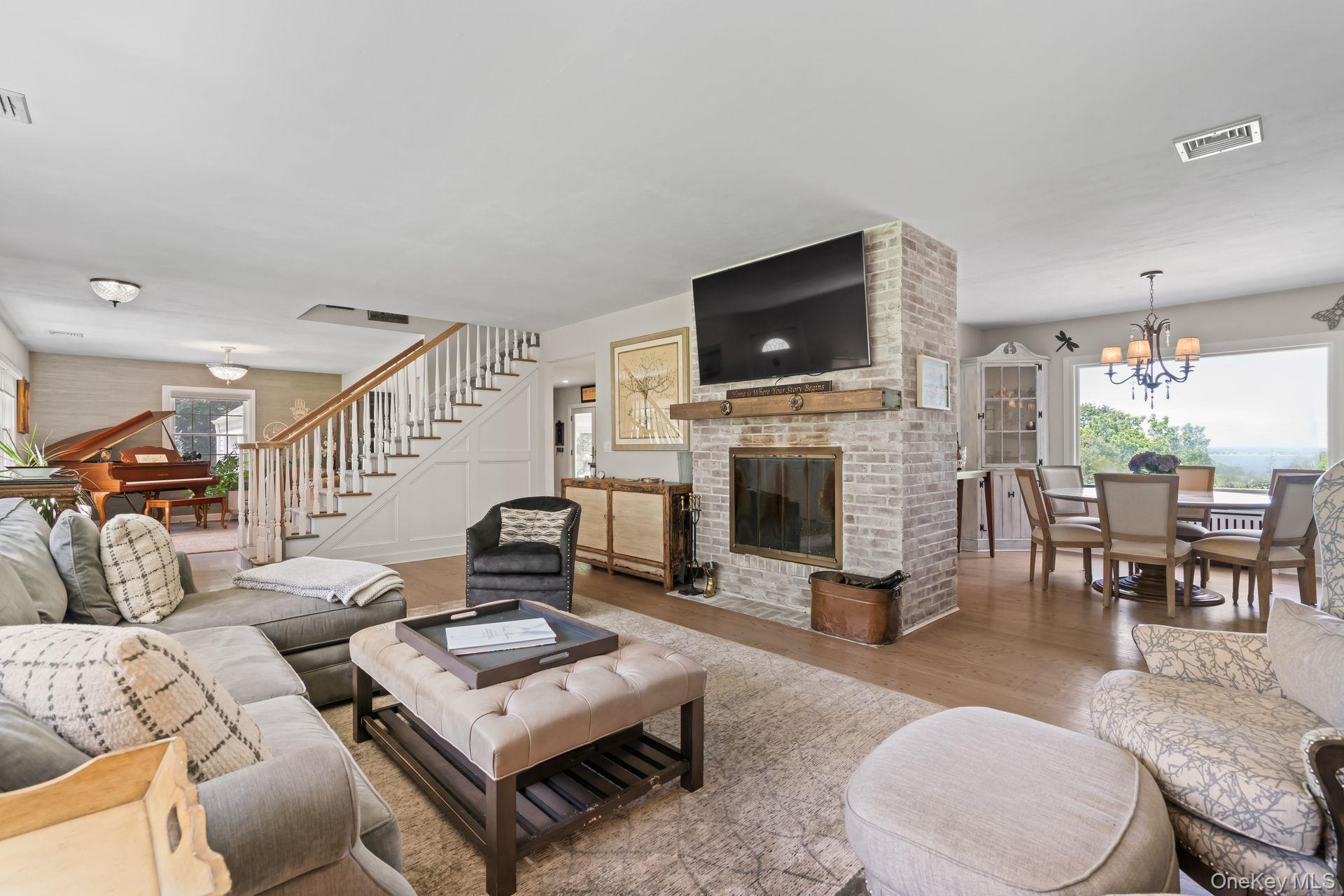 Single Family Thorman Suffolk County, NY 11743, MLS-891808-9