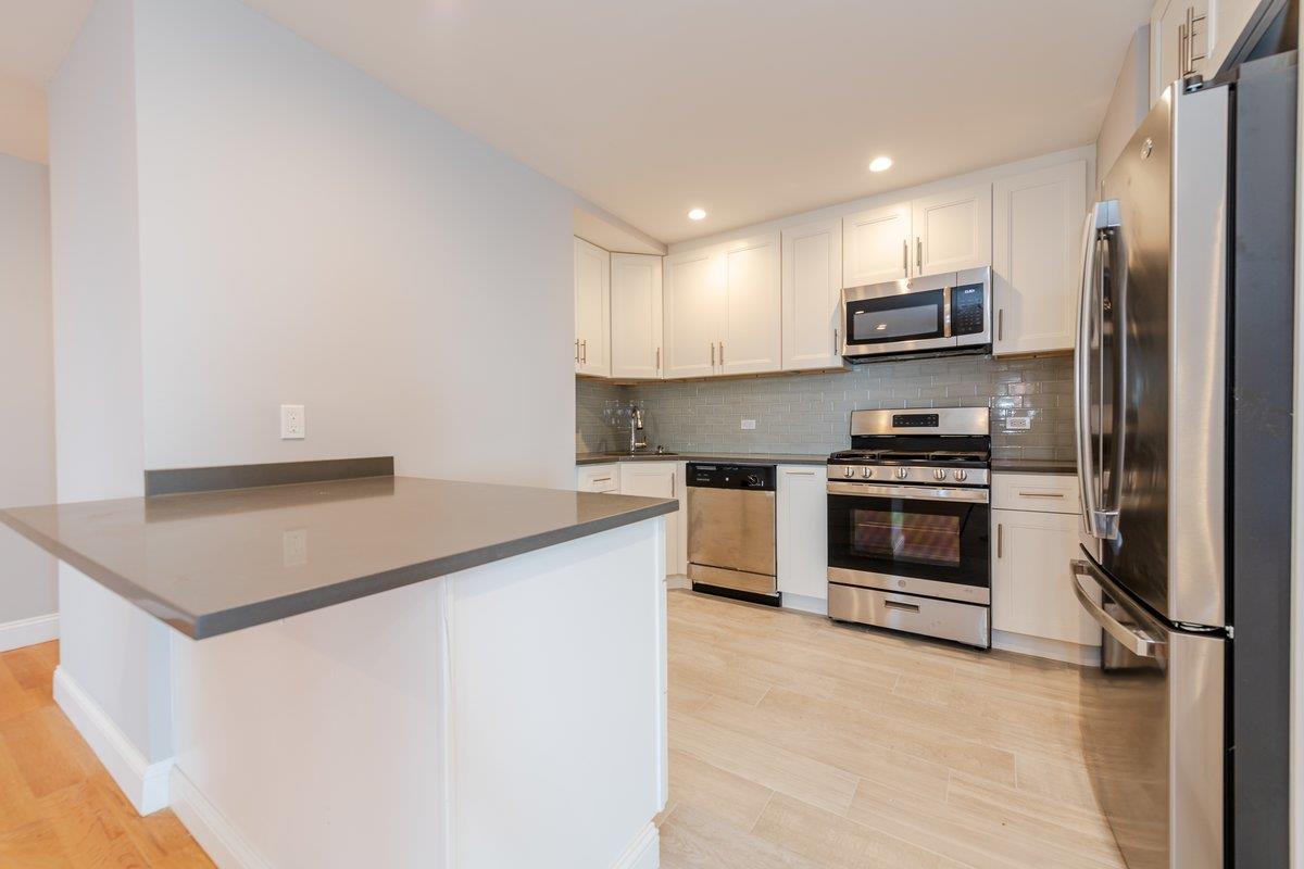 Condo Broadway  Nassau County, NY 11561, MLS-891818-12