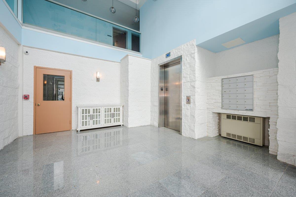 Condo Broadway  Nassau County, NY 11561, MLS-891818-2