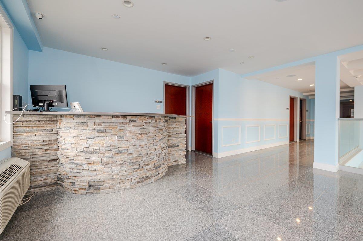 Condo Broadway  Nassau County, NY 11561, MLS-891818-23