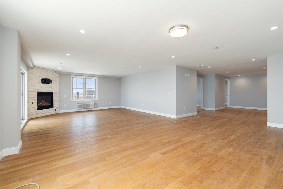 Condo Broadway  Nassau County, NY 11561, MLS-891818-8