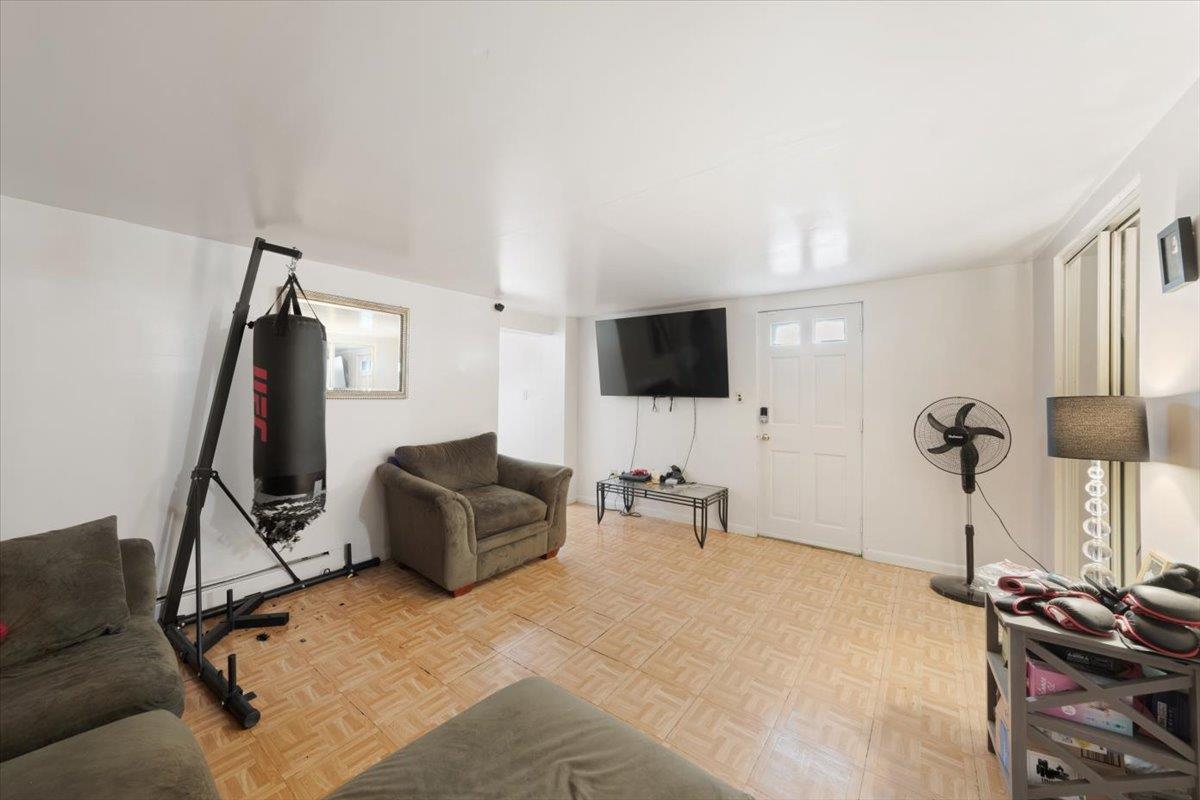 Single Family Logan  Bronx, NY 10465, MLS-891844-15