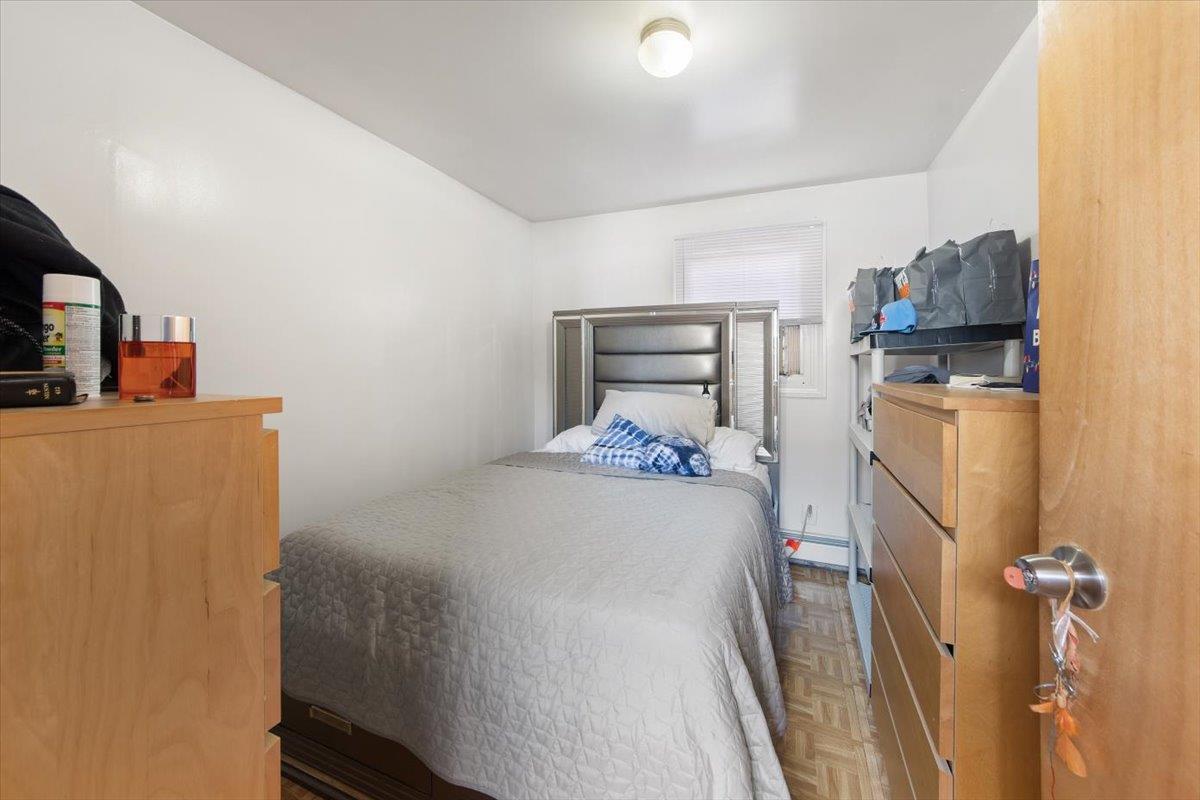 Single Family Logan  Bronx, NY 10465, MLS-891844-17