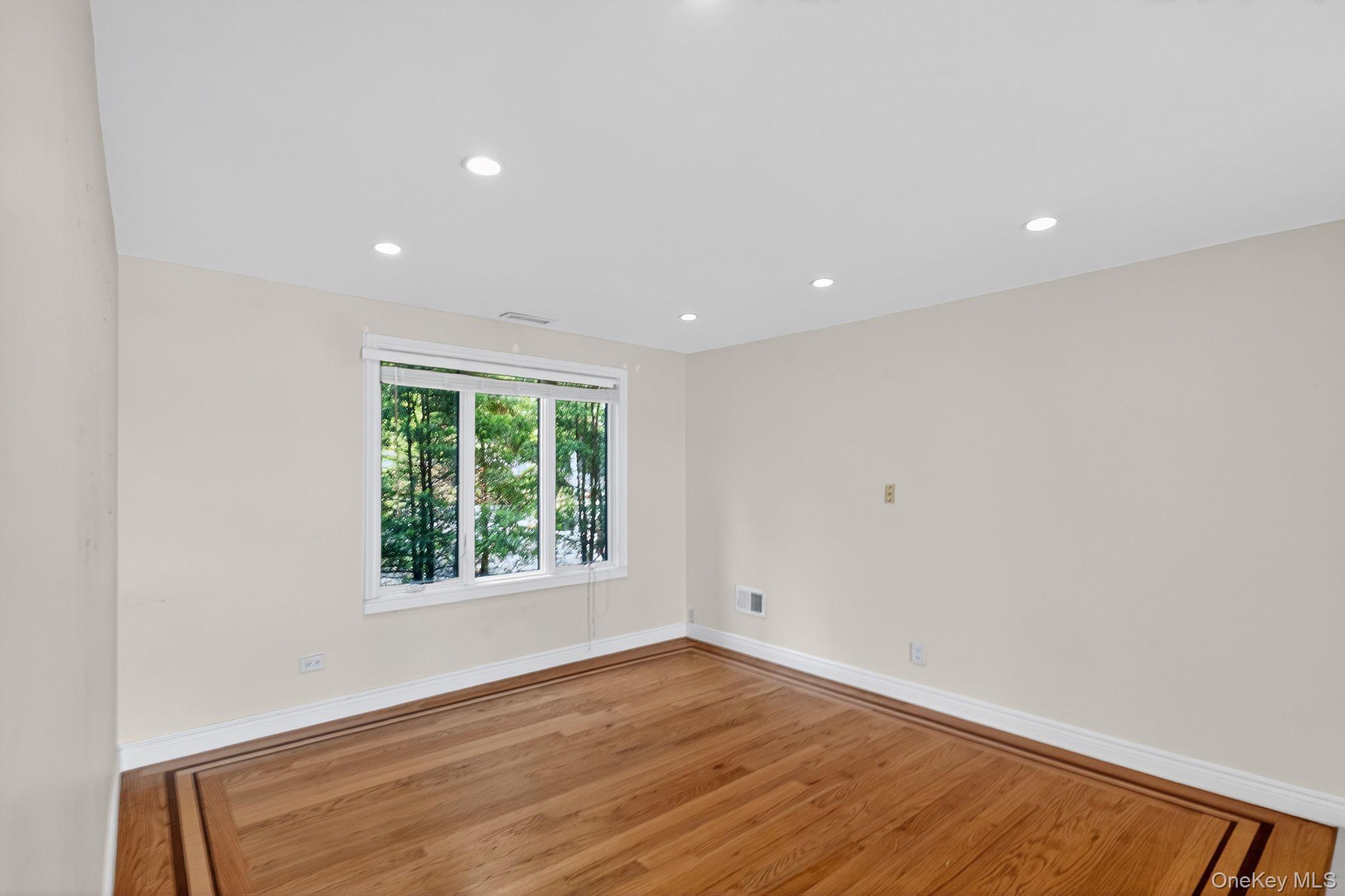 Single Family Hillside  Rockland County, NY 10901, MLS-891865-25