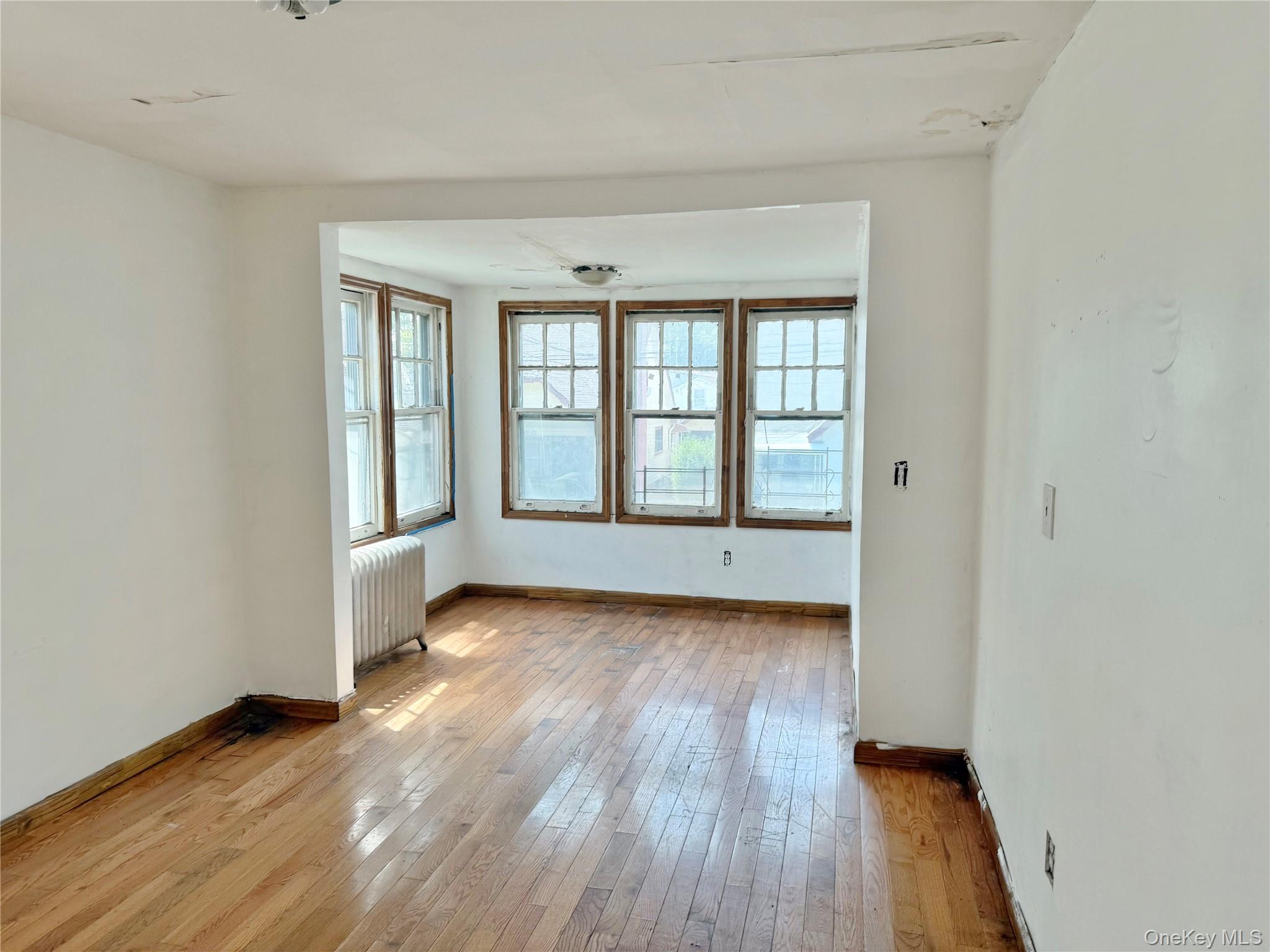 Single Family Jordan  Queens, NY 11412, MLS-891879-4