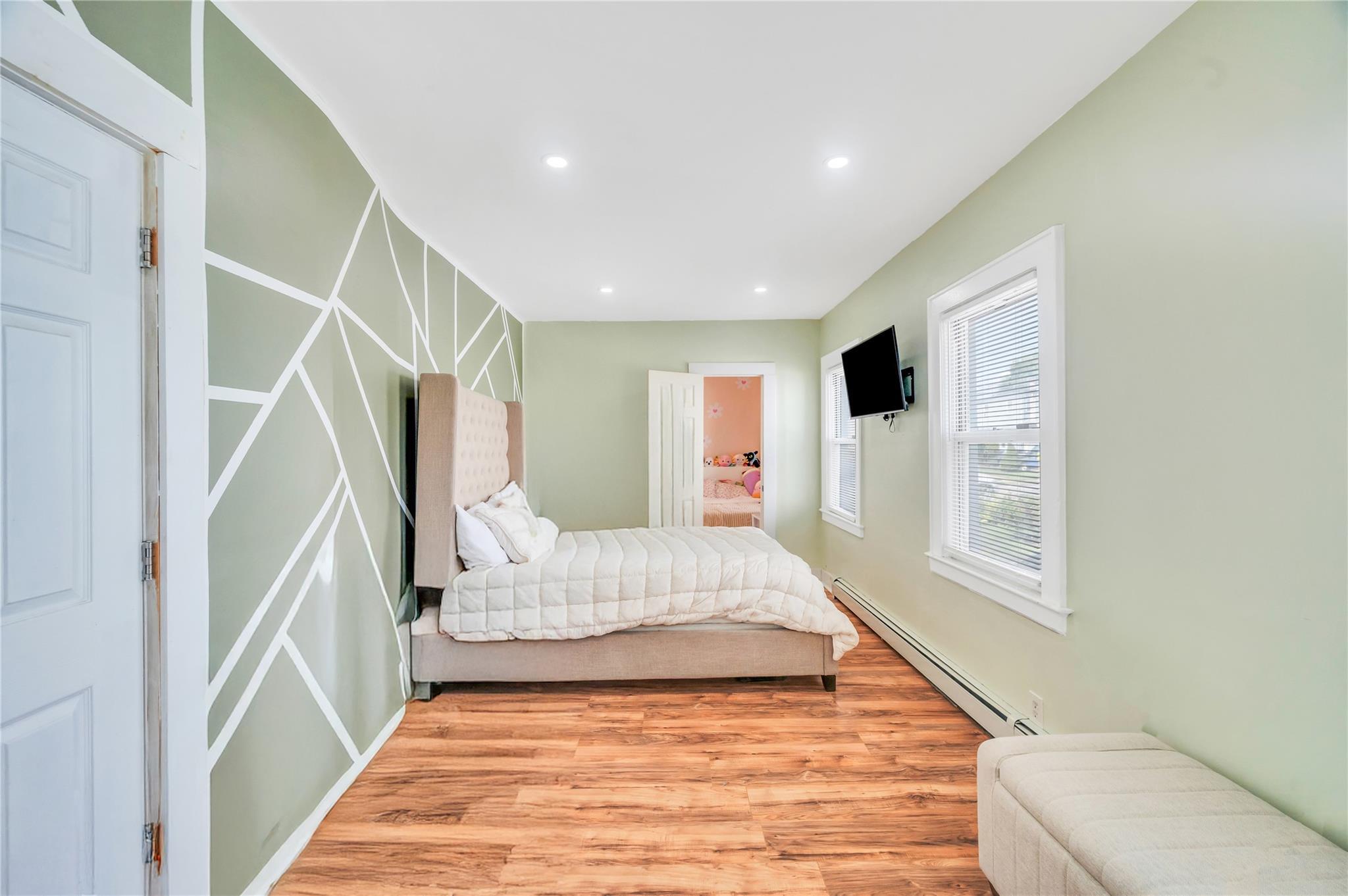 Single Family Grand Terrace Nassau County, NY 11510, MLS-891930-16