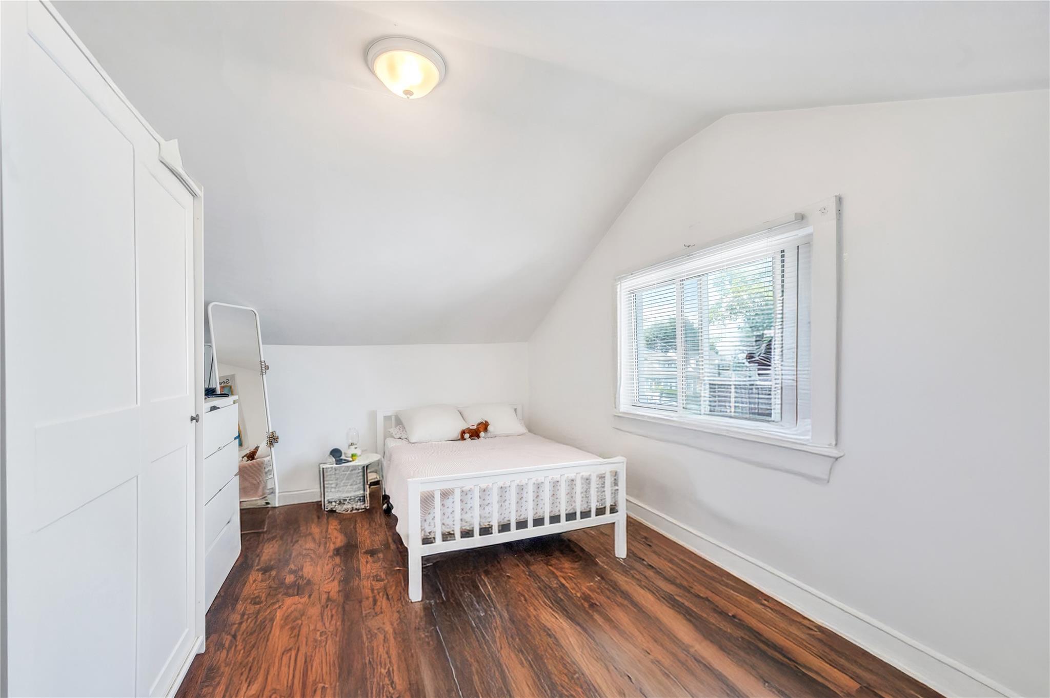 Single Family Grand Terrace Nassau County, NY 11510, MLS-891930-19