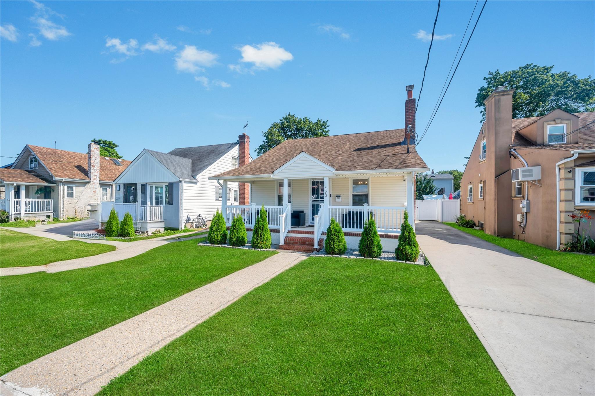 Single Family Grand Terrace Nassau County, NY 11510, MLS-891930-2