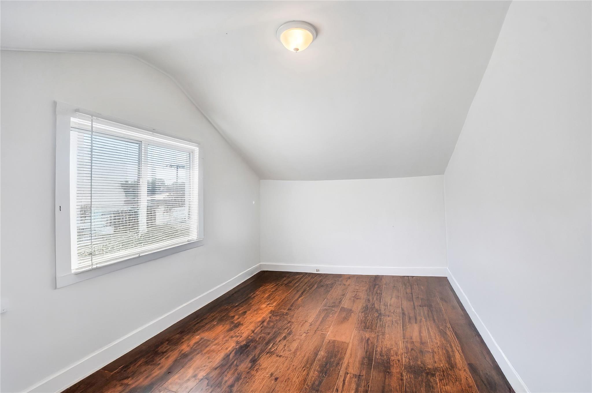 Single Family Grand Terrace Nassau County, NY 11510, MLS-891930-21