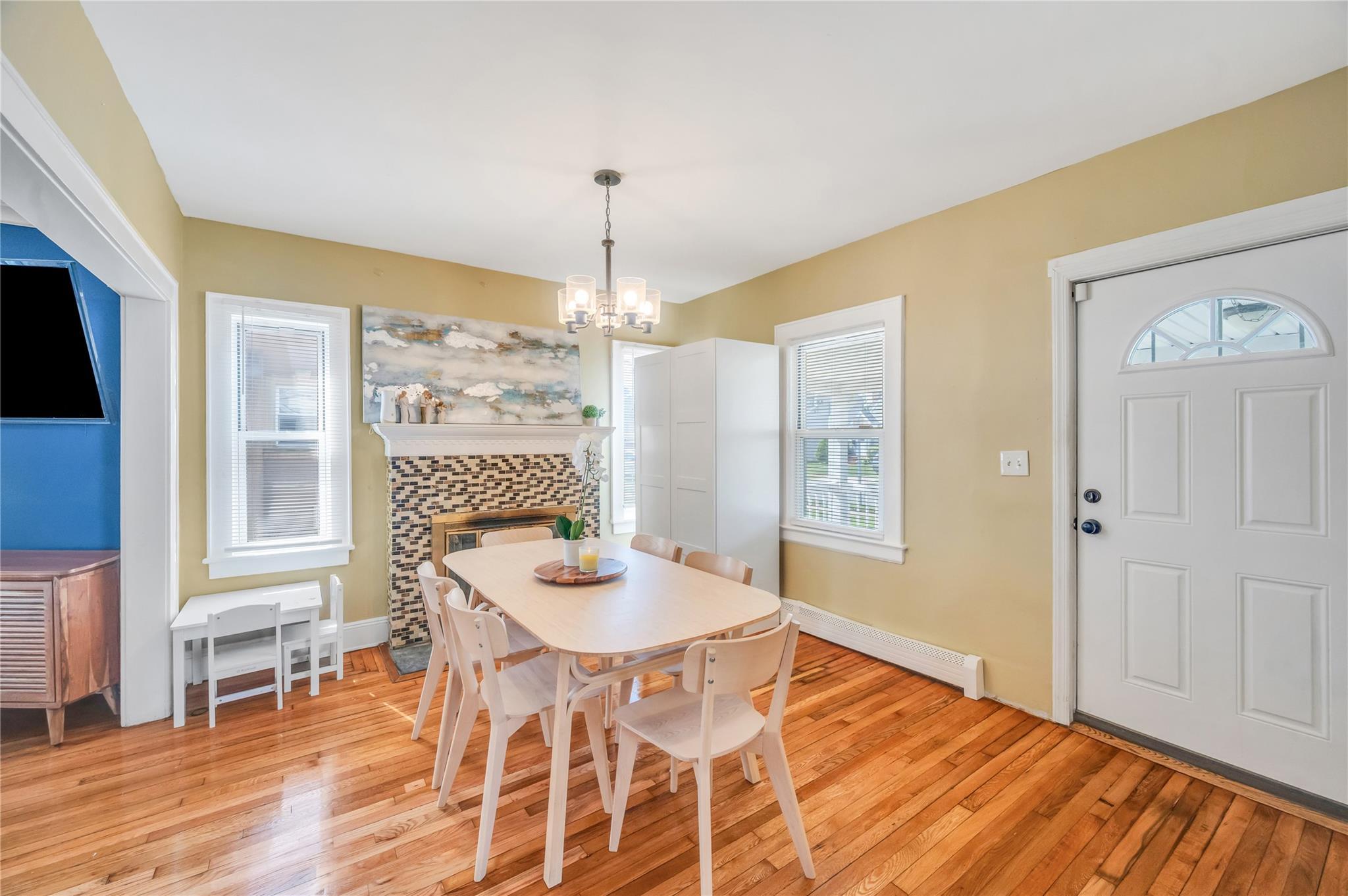 Single Family Grand Terrace Nassau County, NY 11510, MLS-891930-9