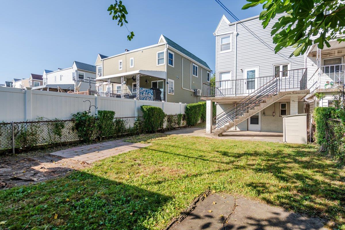 Single Family Brinsmade  Bronx, NY 10465, MLS-891933-10