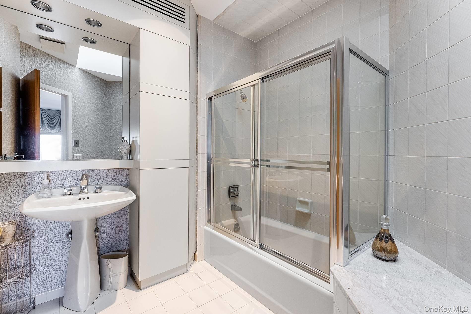 Single Family Seacrest Suffolk County, NY 11743, MLS-891949-30