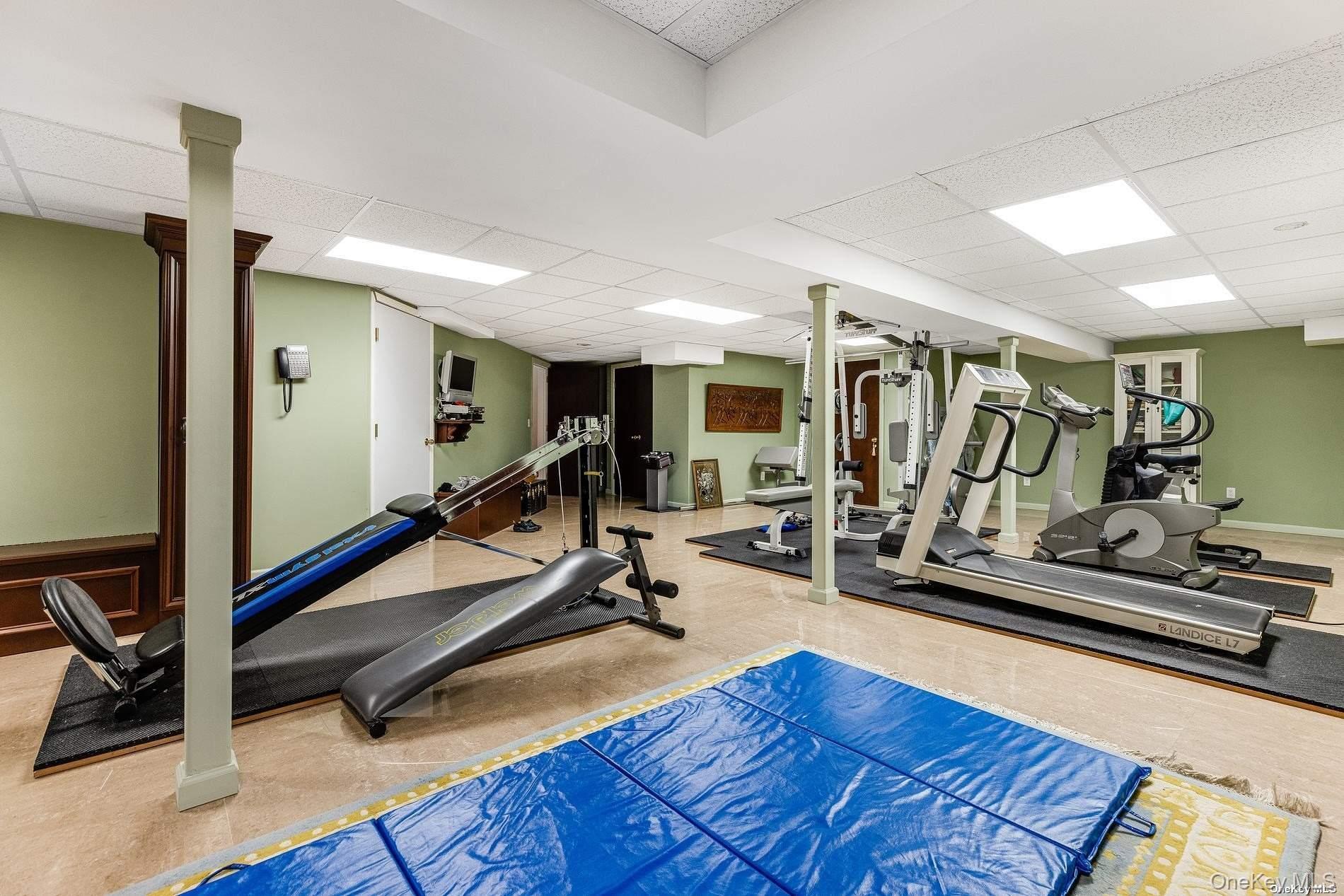 Single Family Seacrest Suffolk County, NY 11743, MLS-891949-35