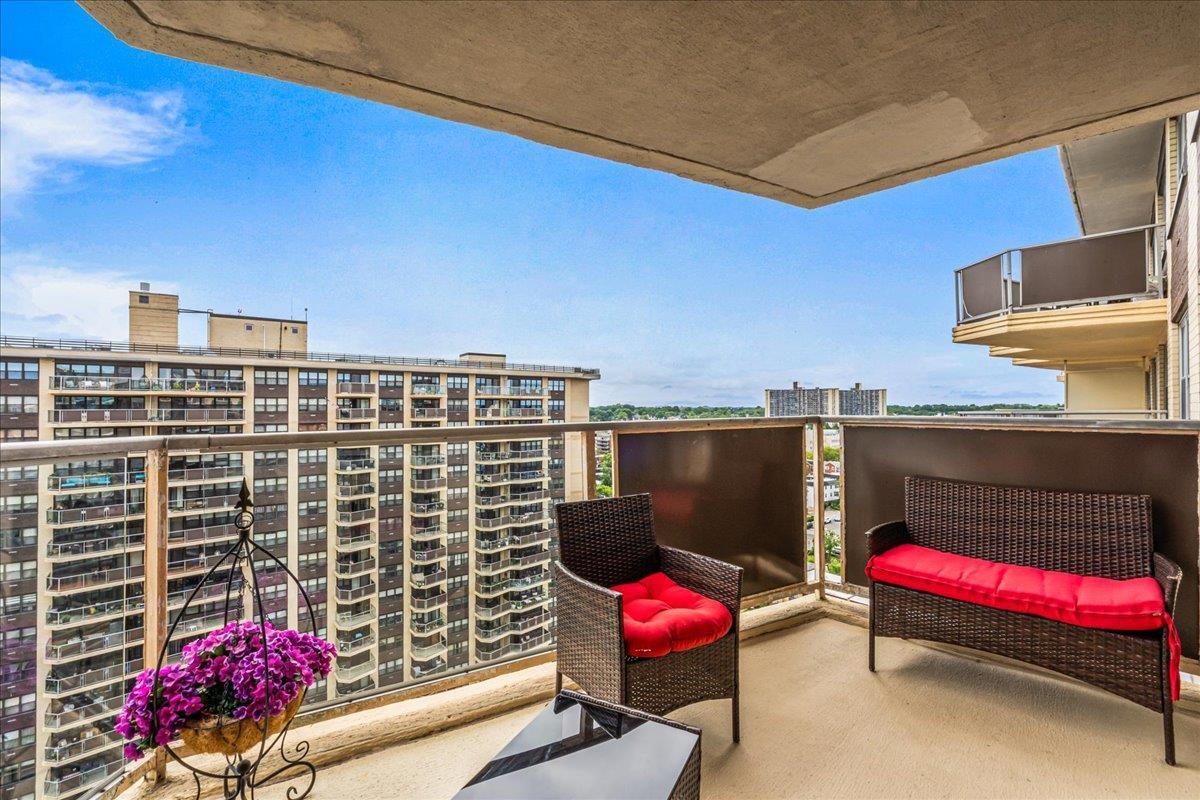 Coop 215  Queens, NY 11360, MLS-891979-8