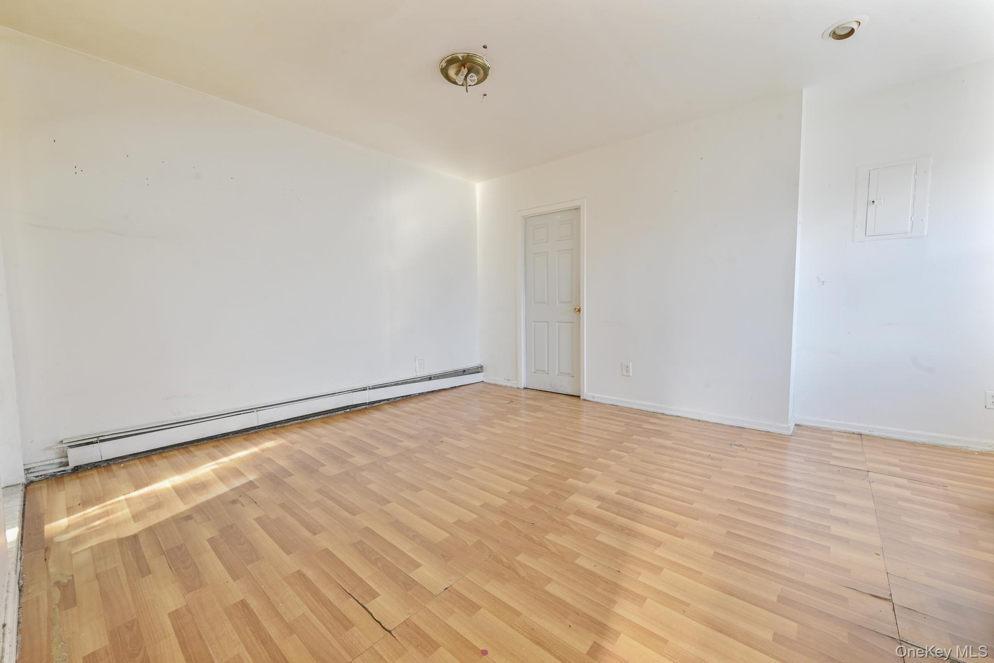 Single Family 30th  Queens, NY 11102, MLS-891998-10