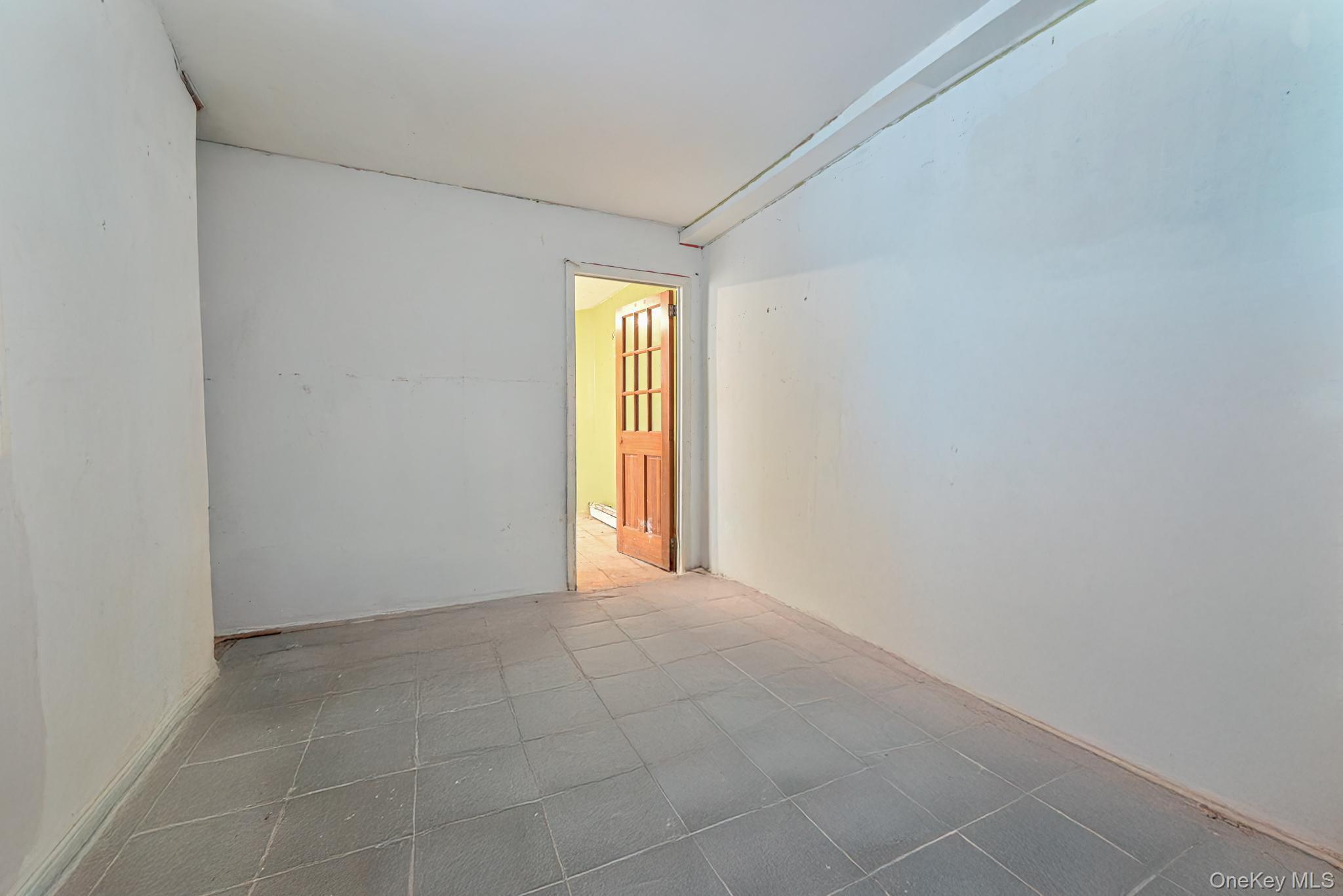 Single Family 30th  Queens, NY 11102, MLS-891998-20