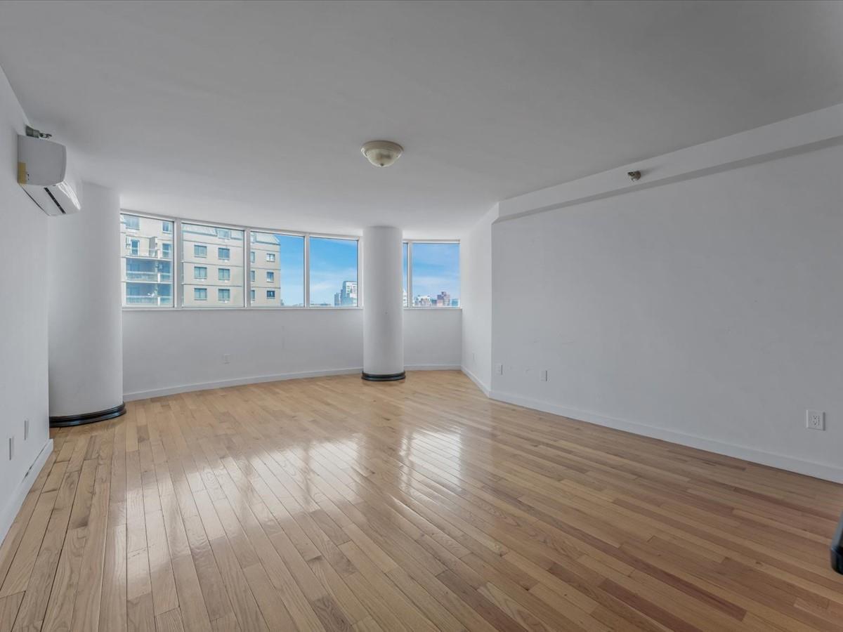 Condo Sanford  Queens, NY 11355, MLS-892005-13