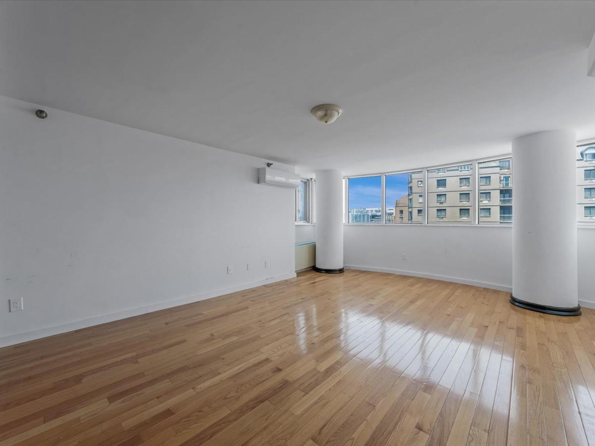 Condo Sanford  Queens, NY 11355, MLS-892005-14