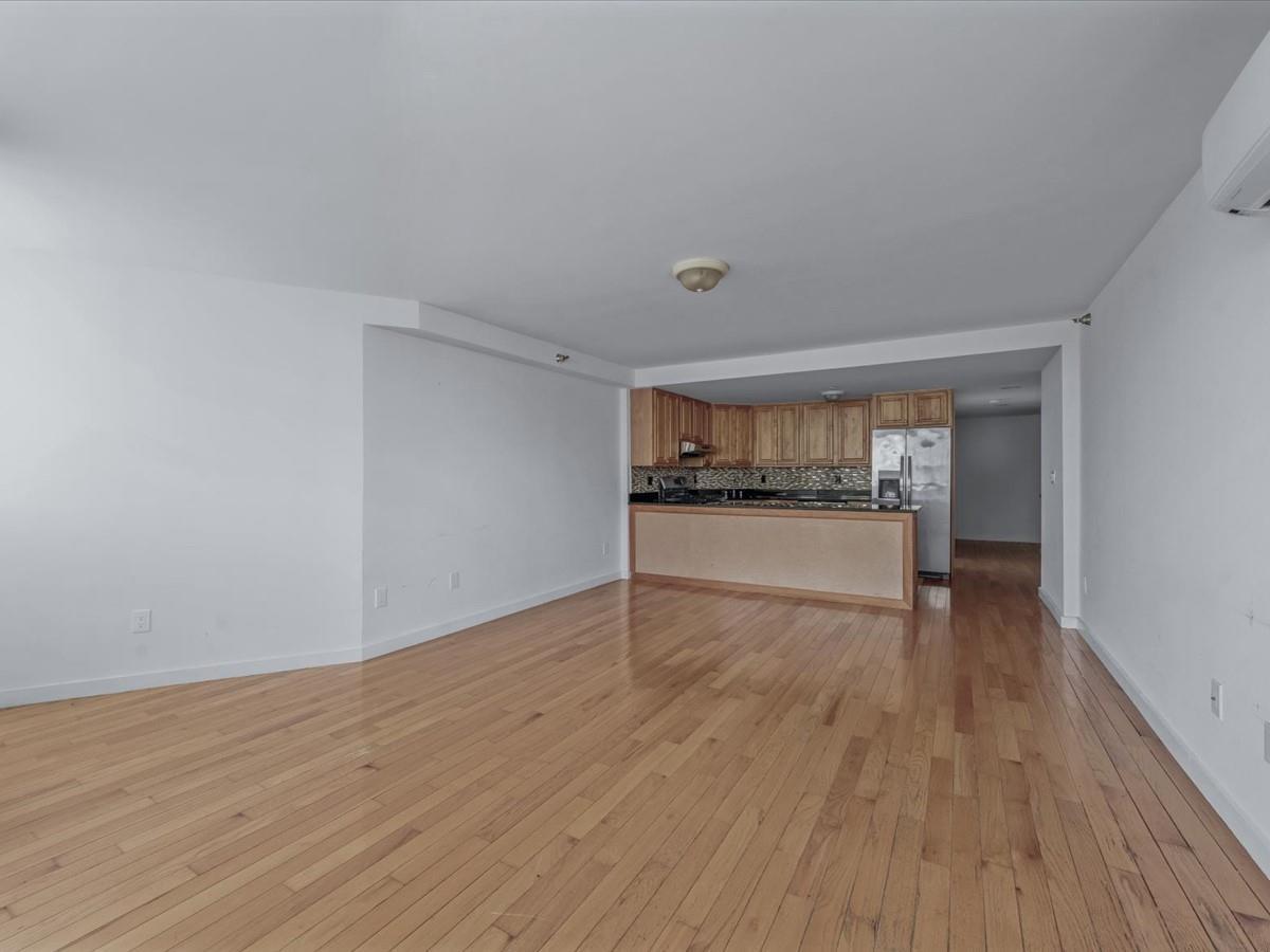 Condo Sanford  Queens, NY 11355, MLS-892005-16