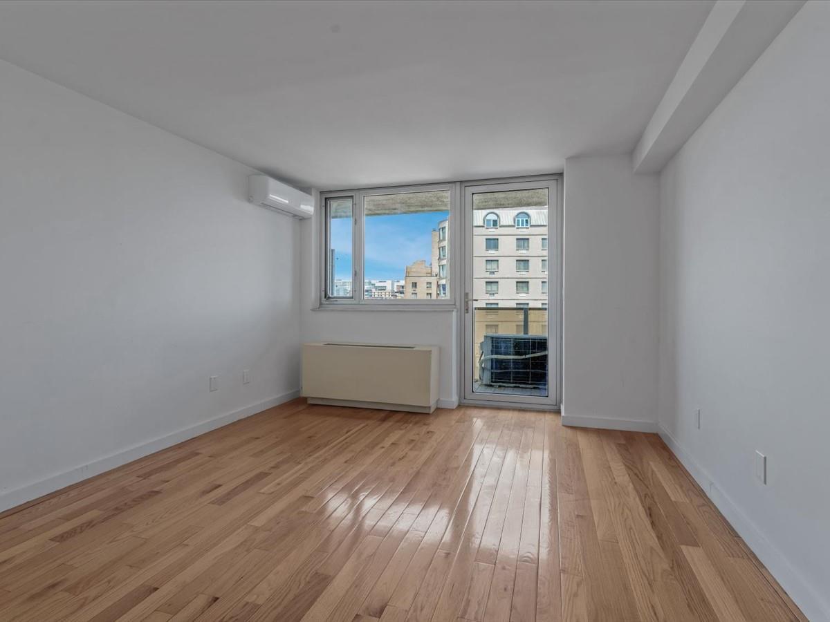 Condo Sanford  Queens, NY 11355, MLS-892005-18