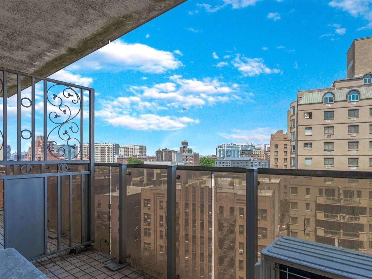 Condo Sanford  Queens, NY 11355, MLS-892005-21