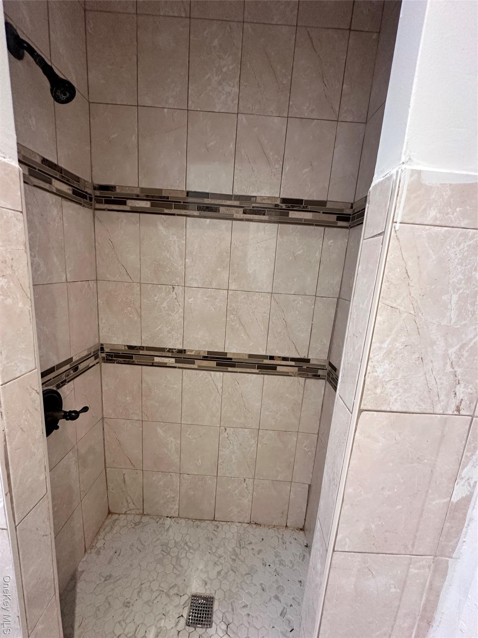 Single Family Roger Westchester County, NY 10707, MLS-892006-21