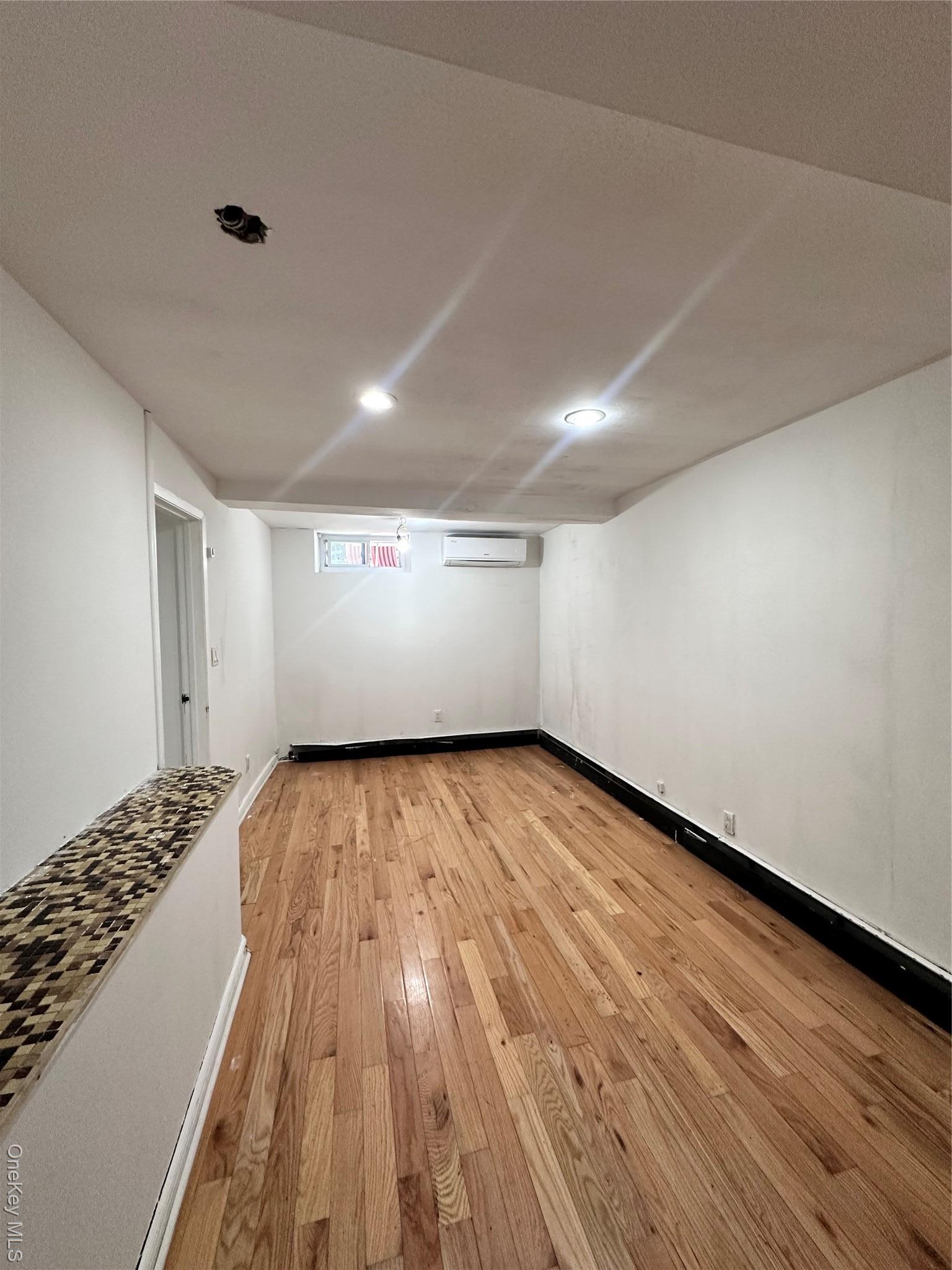 Single Family Roger Westchester County, NY 10707, MLS-892006-31