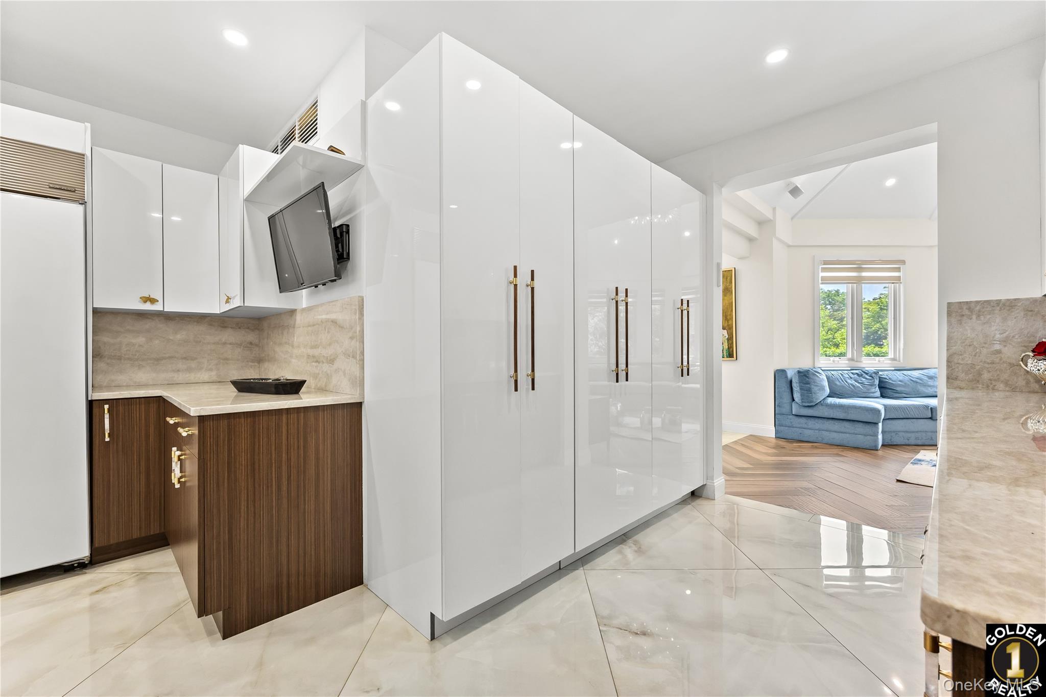 Single Family Mayfair Queens, NY 11418, MLS-892021-17