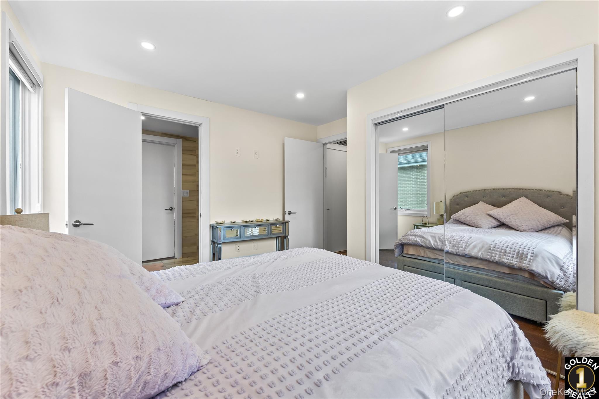 Single Family Mayfair Queens, NY 11418, MLS-892021-23