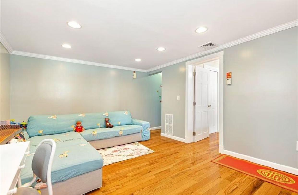 Single Family Church  Queens, NY 11414, MLS-892023-2