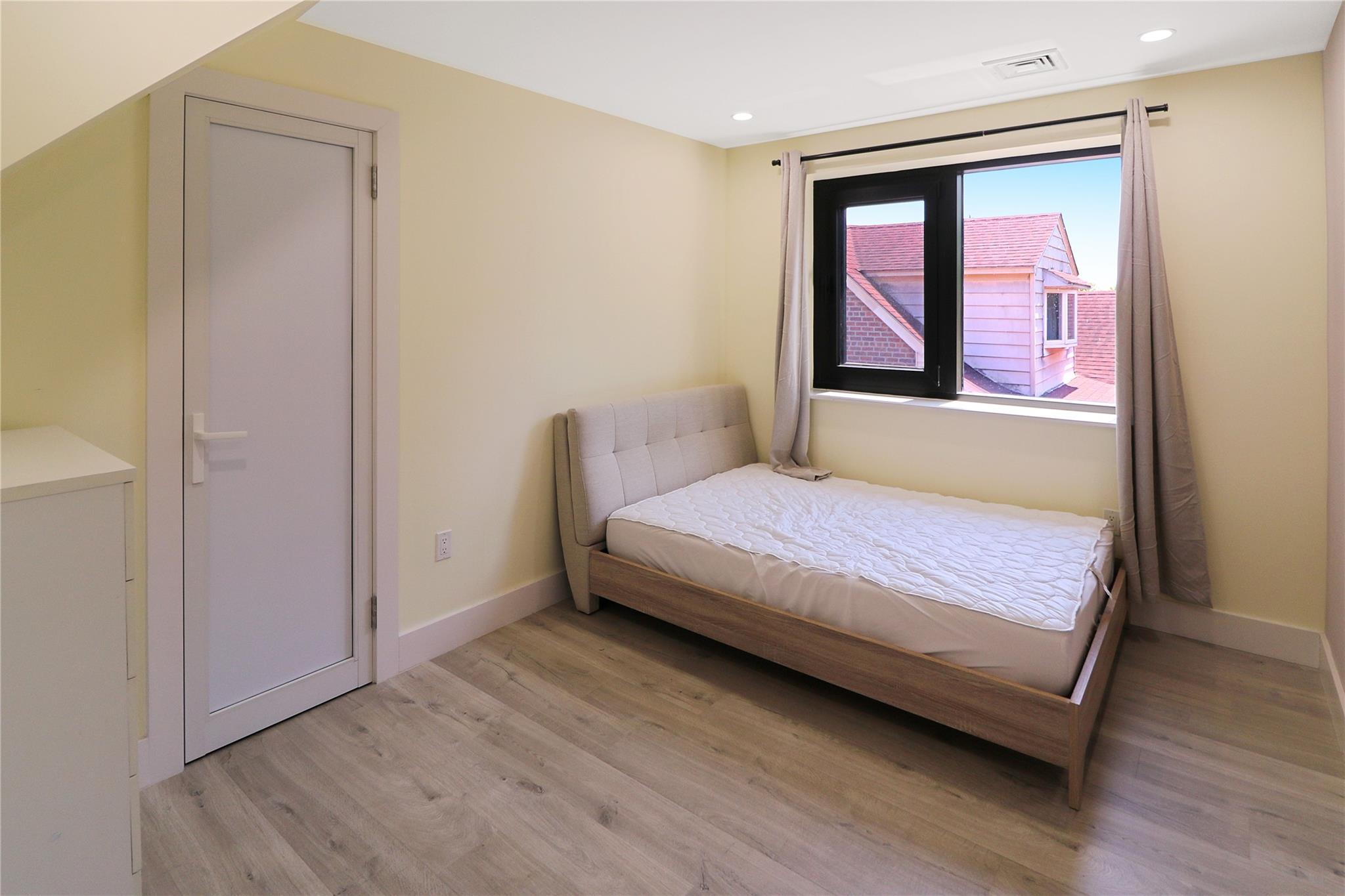 Single Family Fresh Meadow  Queens, NY 11365, MLS-892038-25