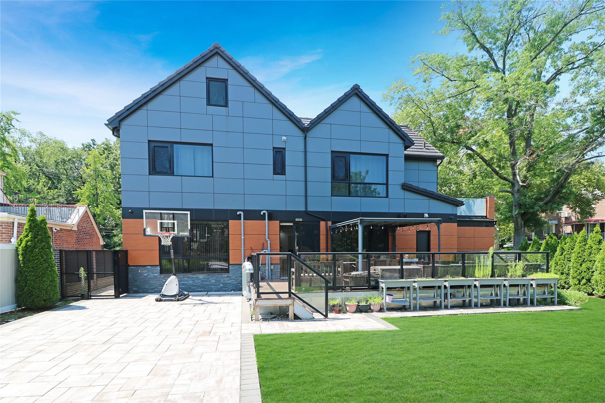 Single Family Fresh Meadow  Queens, NY 11365, MLS-892038-30