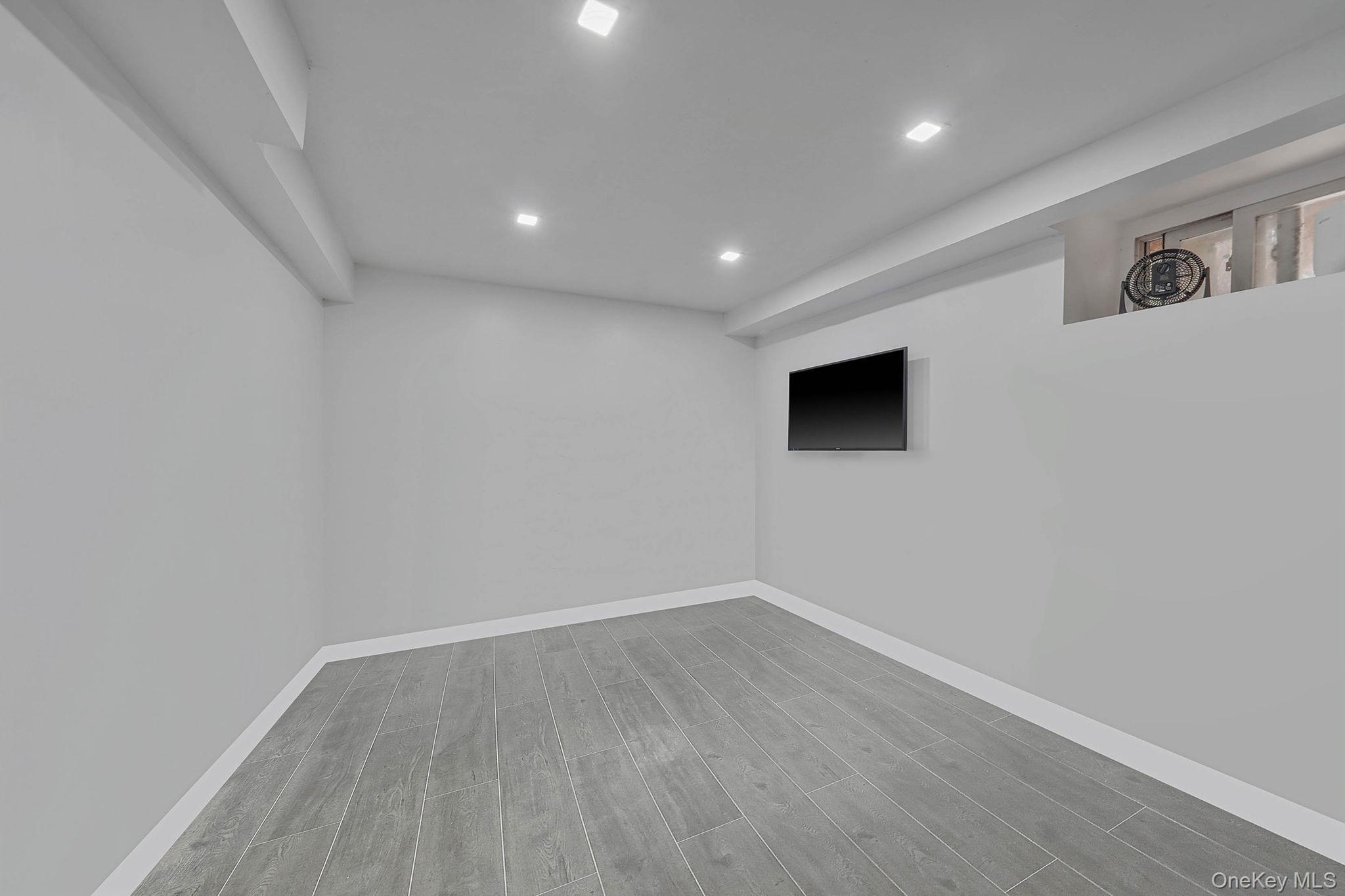 Single Family 112th Queens, NY 11418, MLS-892040-9