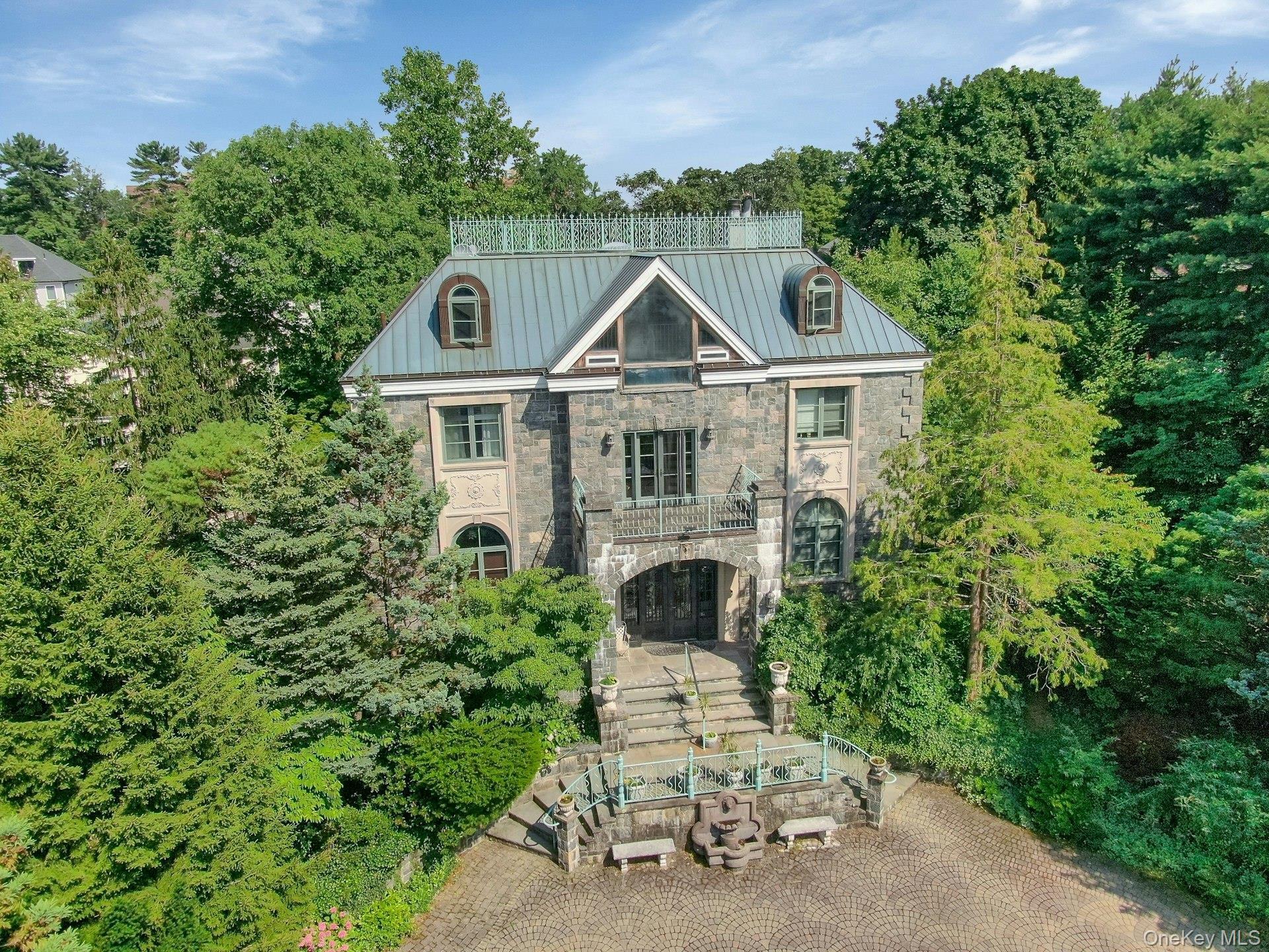 Single Family Independence  Bronx, NY 10471, MLS-892041-21