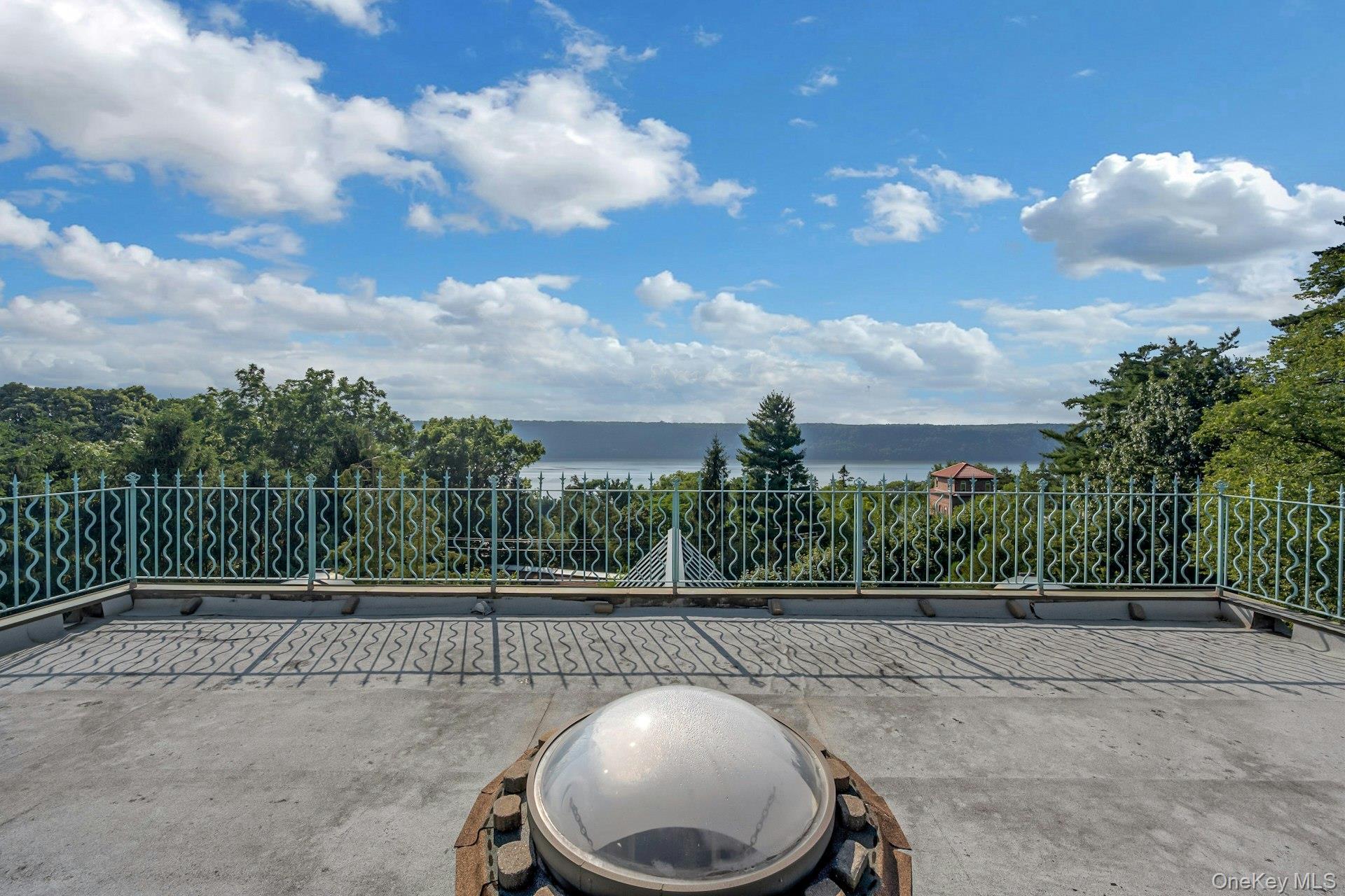 Single Family Independence  Bronx, NY 10471, MLS-892041-32