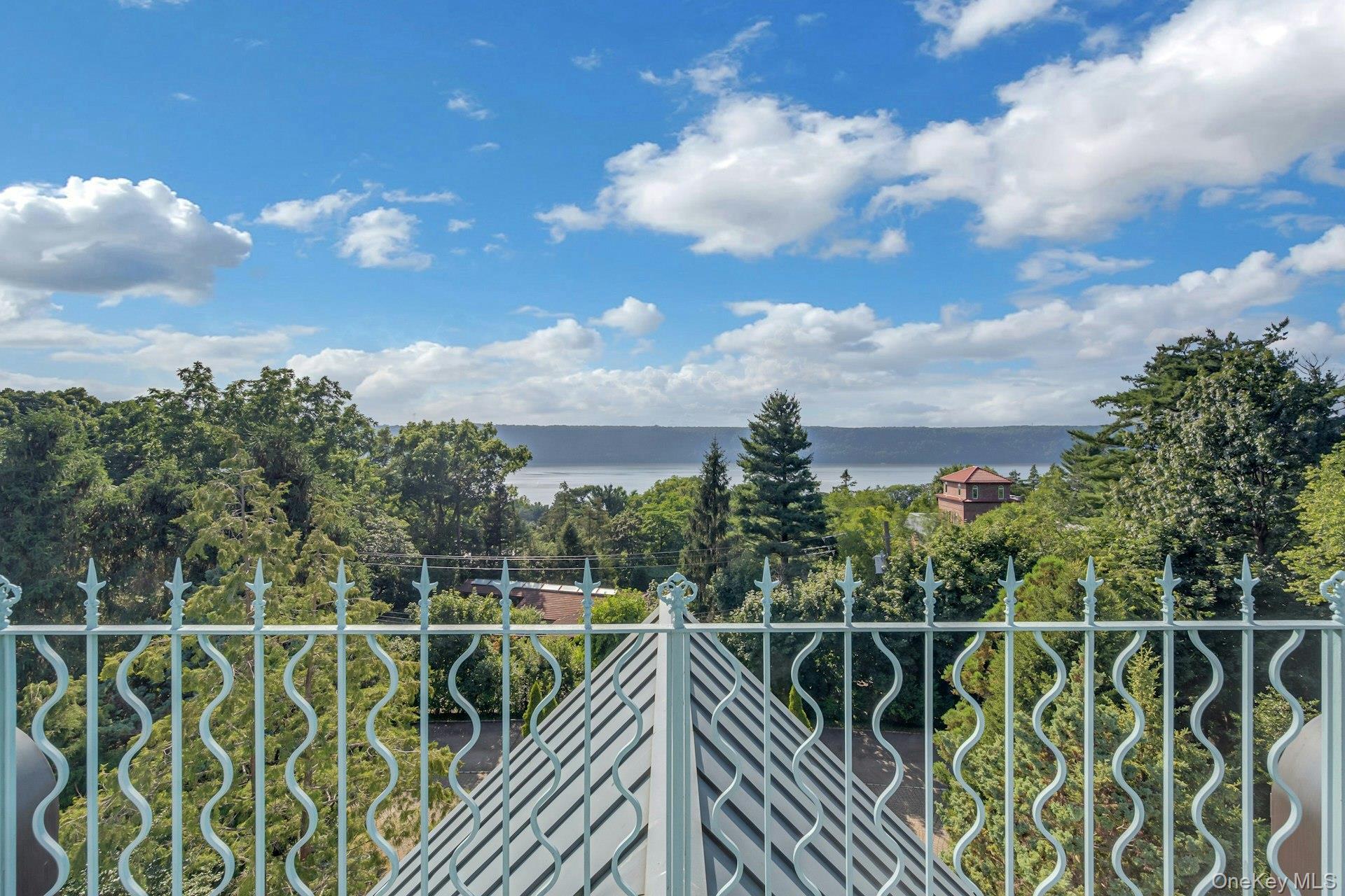 Single Family Independence  Bronx, NY 10471, MLS-892041-33